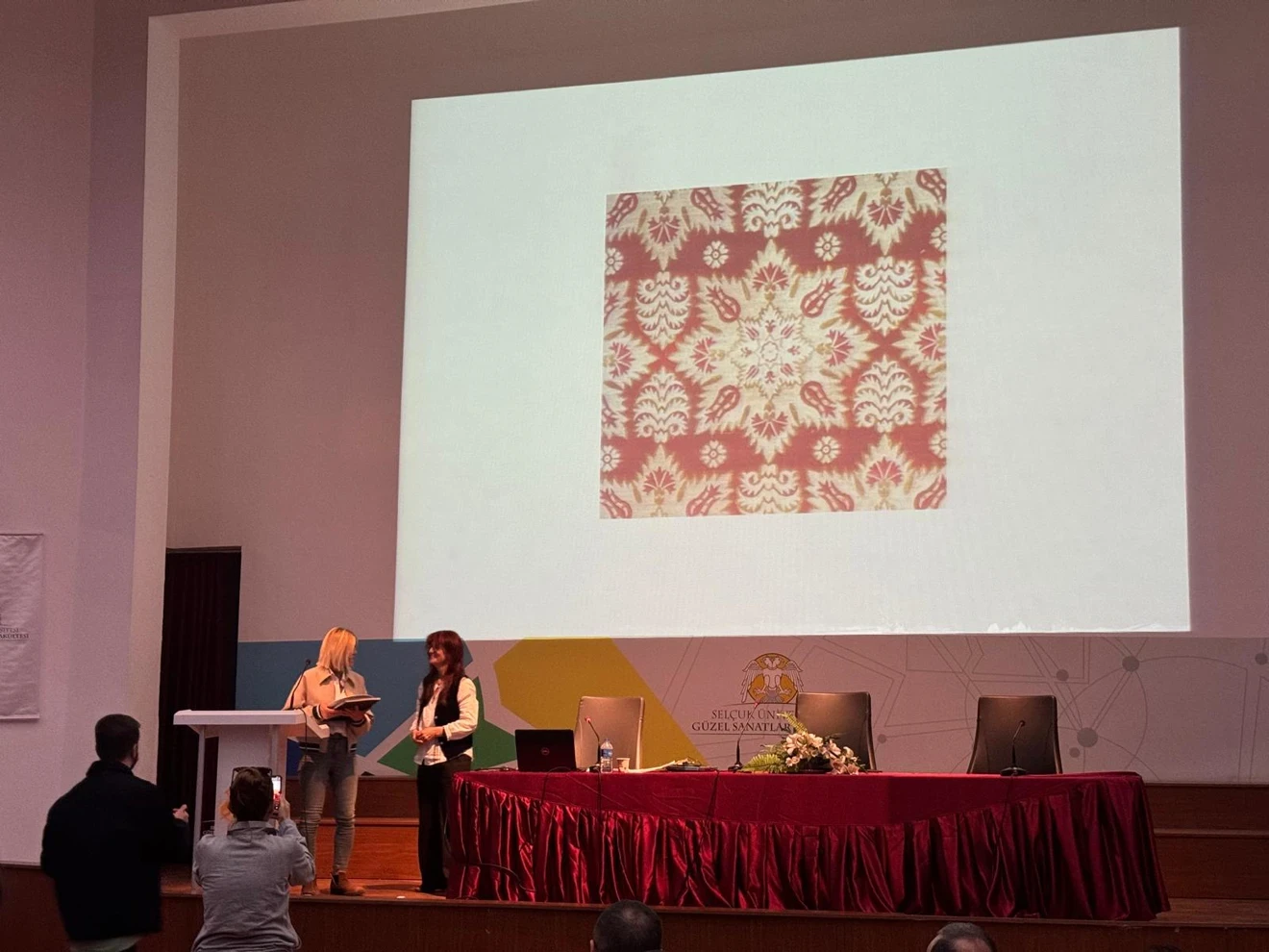 ANA CRESPO GARCIA "Konferans"
