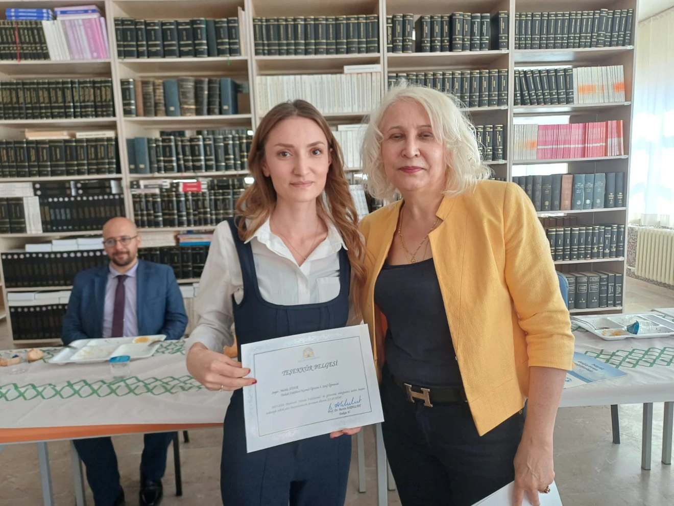 Başarılı Öğrencilerimize Teşekkür Belgesi Takdim Edildi.