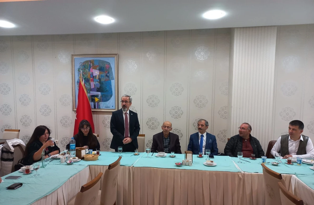 Fakültemiz Akademisyenlerine Veda Yemeği