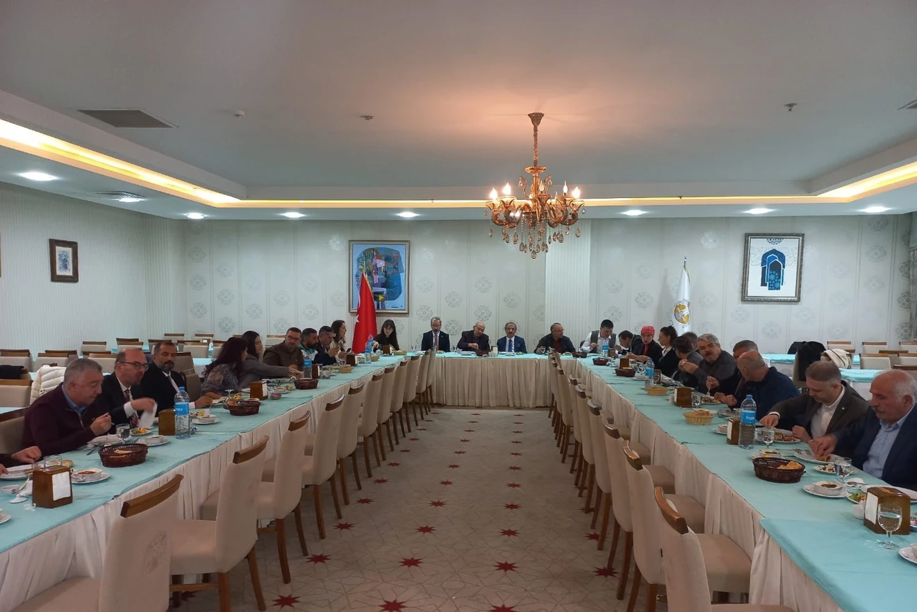 Fakültemiz Akademisyenlerine Veda Yemeği