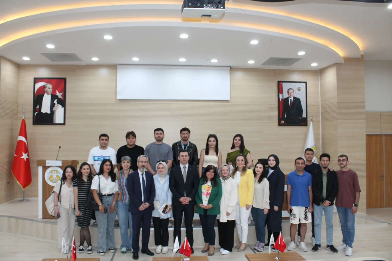"Mezun Öğrenci Buluşmaları" Konulu Söyleşi Gerçekleşti.