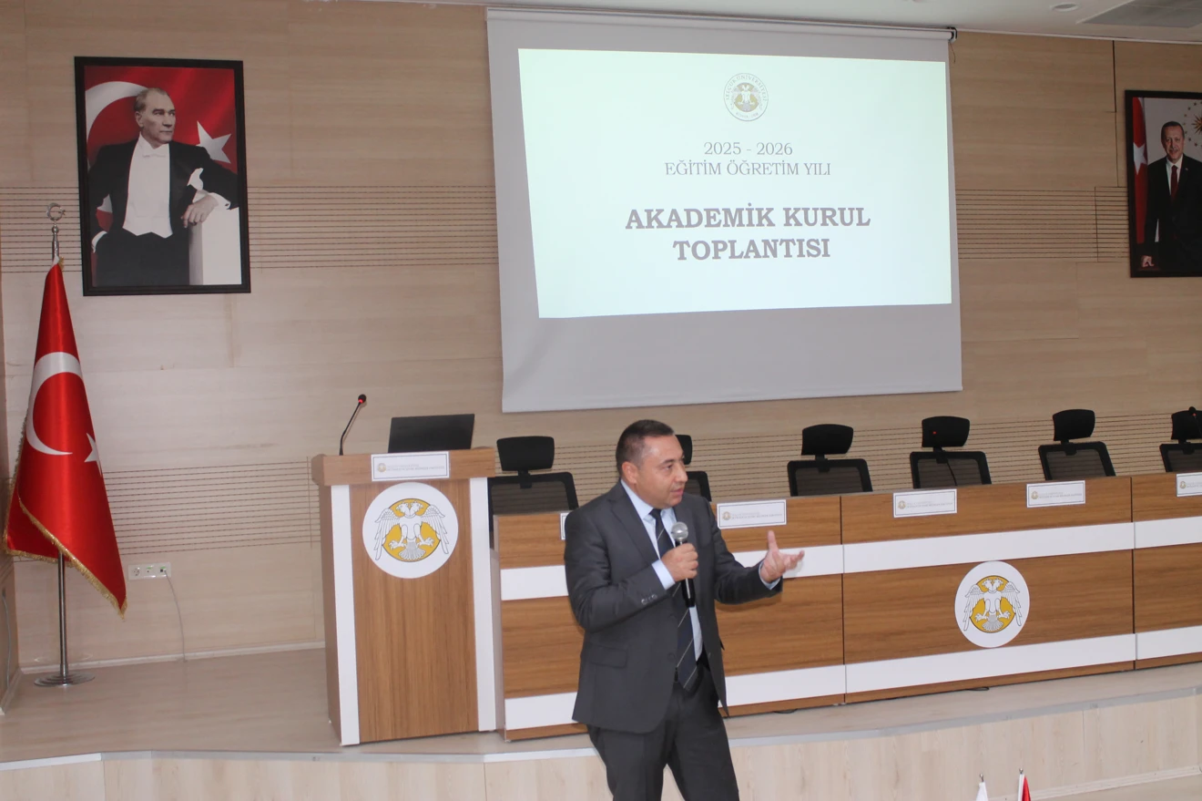 Fakültemiz 2025-2026 Eğitim-Öğretim Yılı Akademik Kurul Toplantısı Yapıldı.