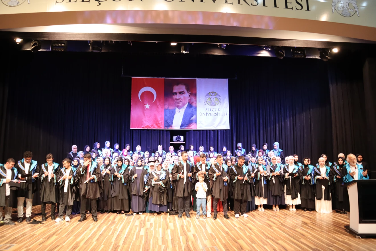 İlahiyat Fakültesi 2024 Yılı Mezuniyet Töreni Gerçekleştirildi