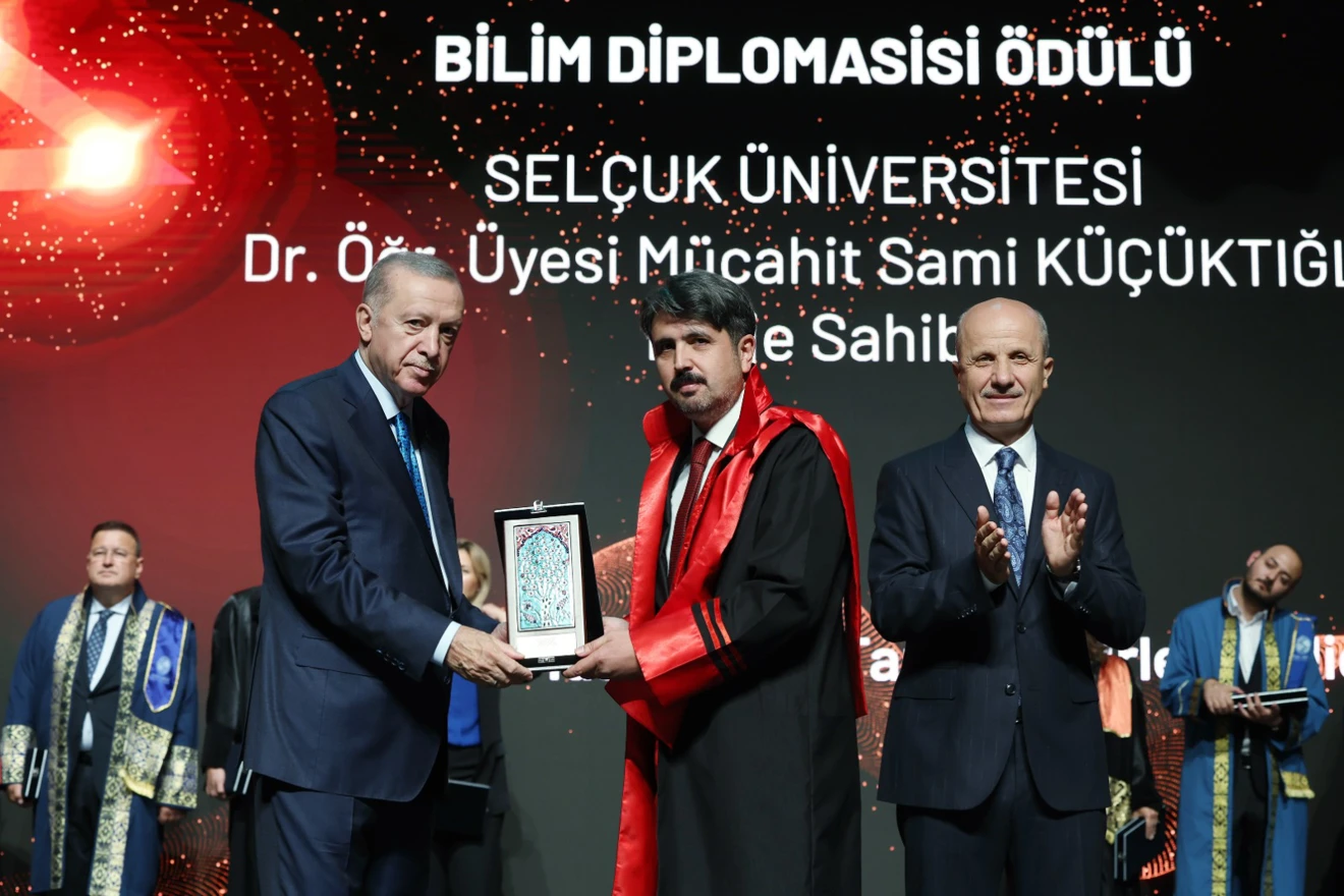 Fakültemizden Dr. Öğr. Üyesi Küçüktığlı’ya YÖK’ten ödül