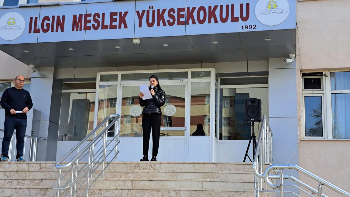 Meslek Yüksekokulumuzda; 18 Mart Çanakkale Deniz Zaferi ve Şehitleri Anma Günü için anma programı düzenlenmiştir.