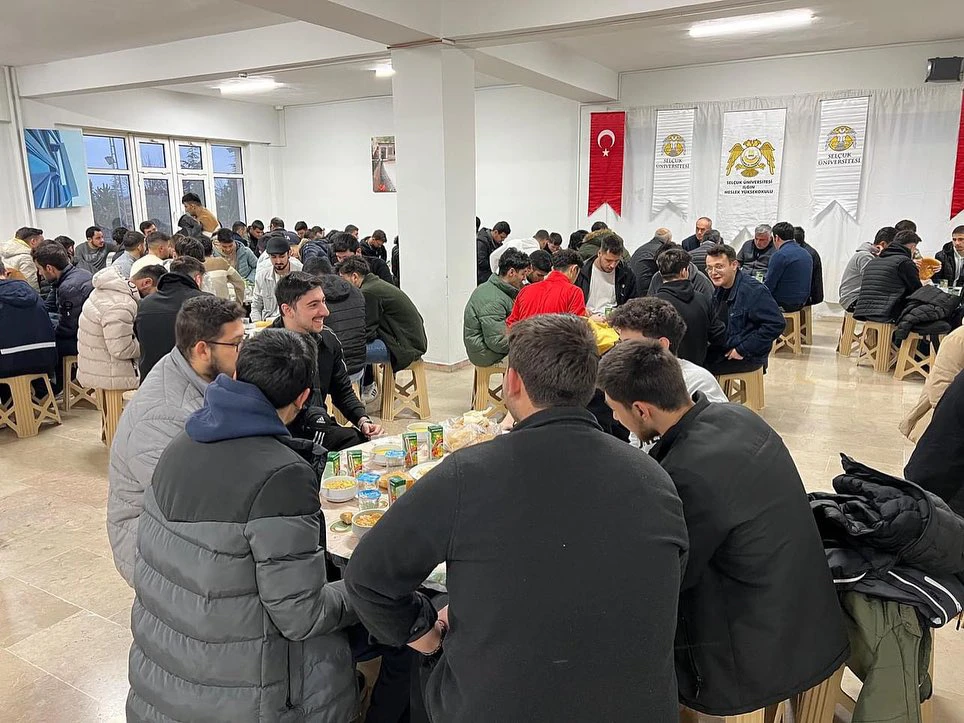 Ilgın Meslek Yüksekokulu Geleneksel İftar Programlarımız kapsamında bugünkü iftarımız, Ilgınlı hayırseverimiz, Turan Ticaret tarafından ikram edilmiştir.