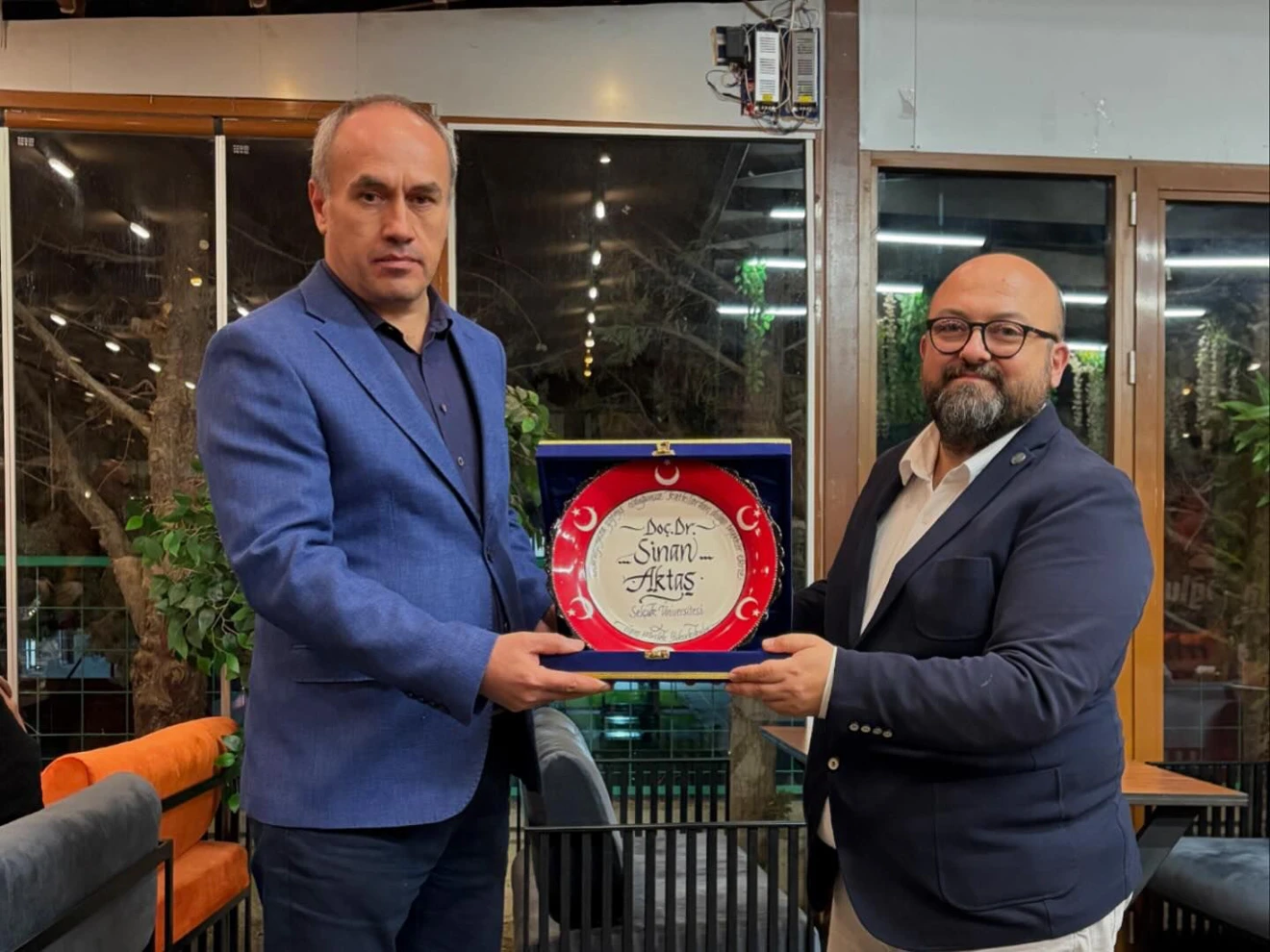 Yüksekokul Müdürümüz Doç. Dr. Sinan Aktaş’a, veda yemeği düzenlenmiştir.