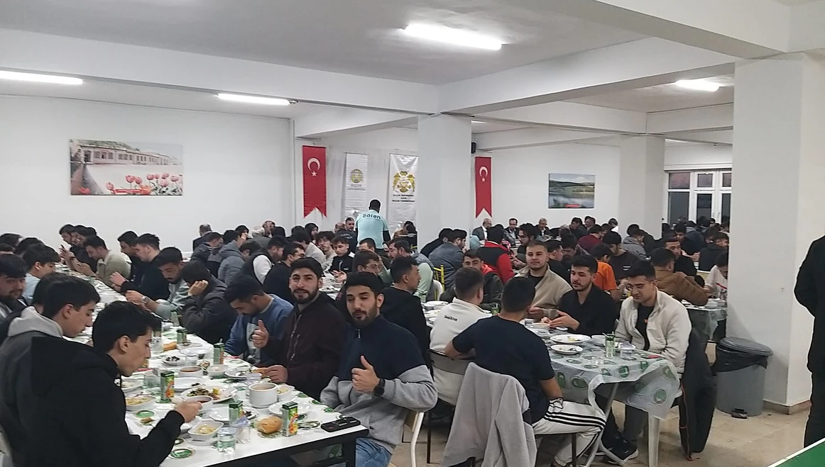Ilgın Meslek Yüksekokulu’nda Ramazan Ayı Boyunca 1500 Öğrenciye İftar İkramı