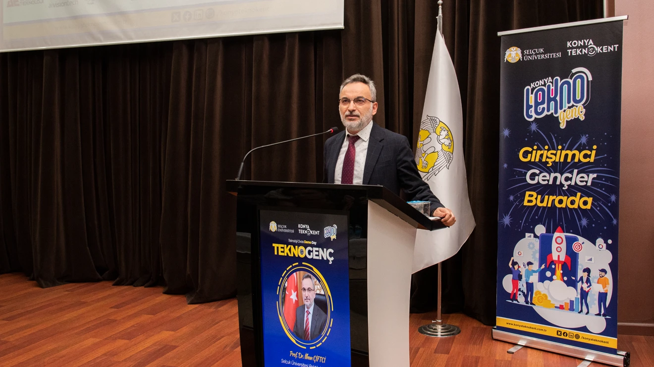 Selçuk Üniversitesinde Teknogenç Demo Day Etkinliği yapıldı