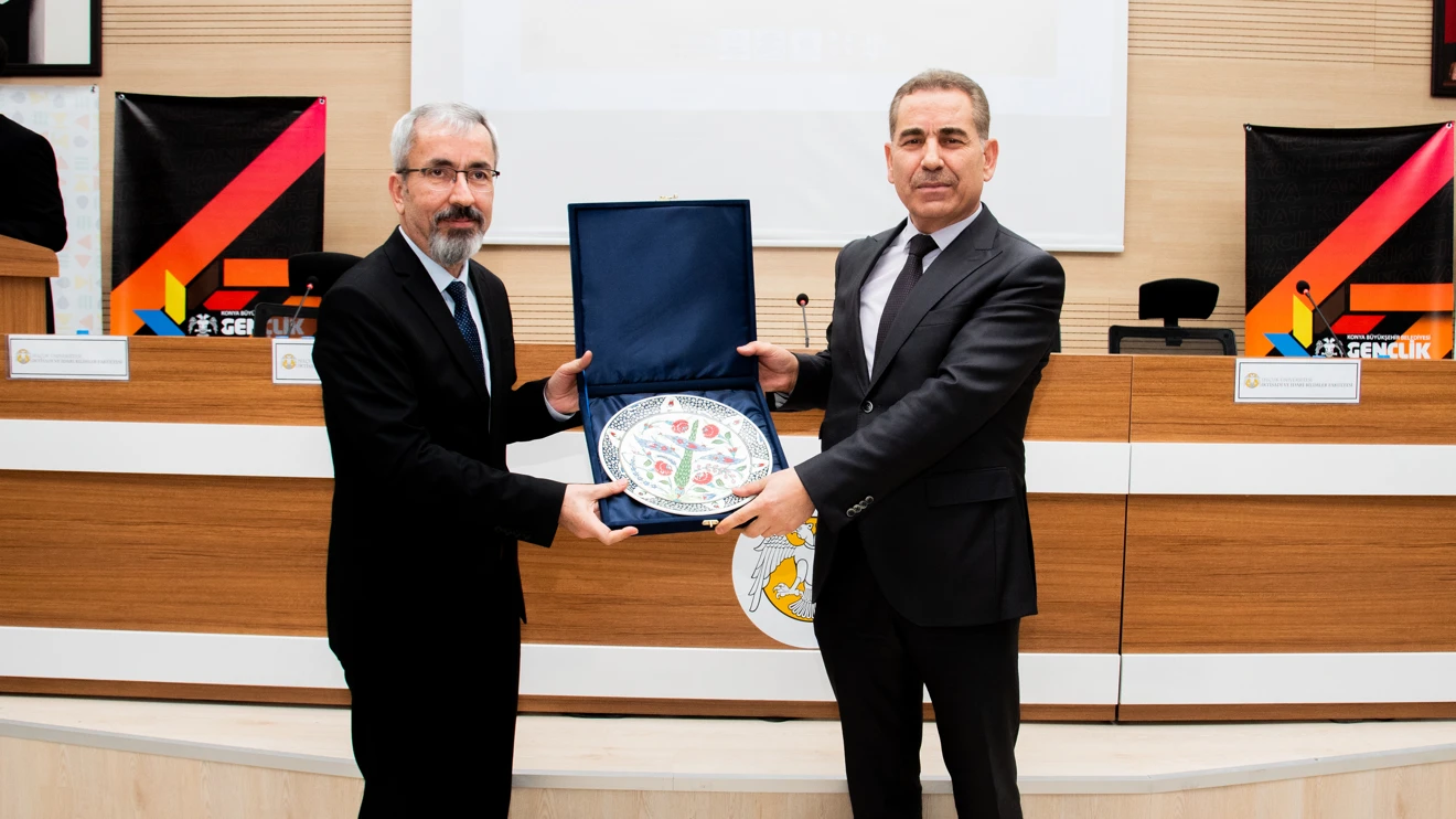 Selçuk Üniversitesinde ‘Mesele Kariyer Konferansı’ yapıldı 