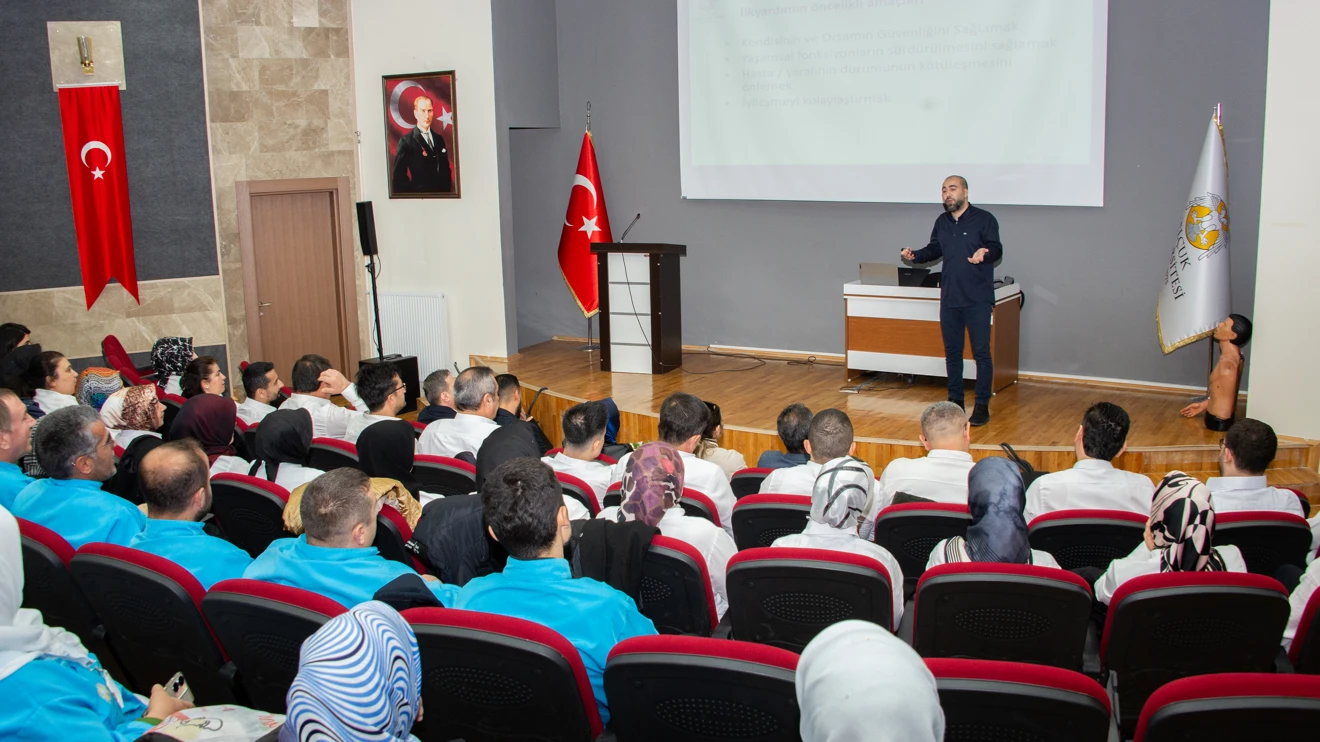 Selçuk Üniversitesi personeline “İlk Yardım Farkındalık Eğitimi” verildi