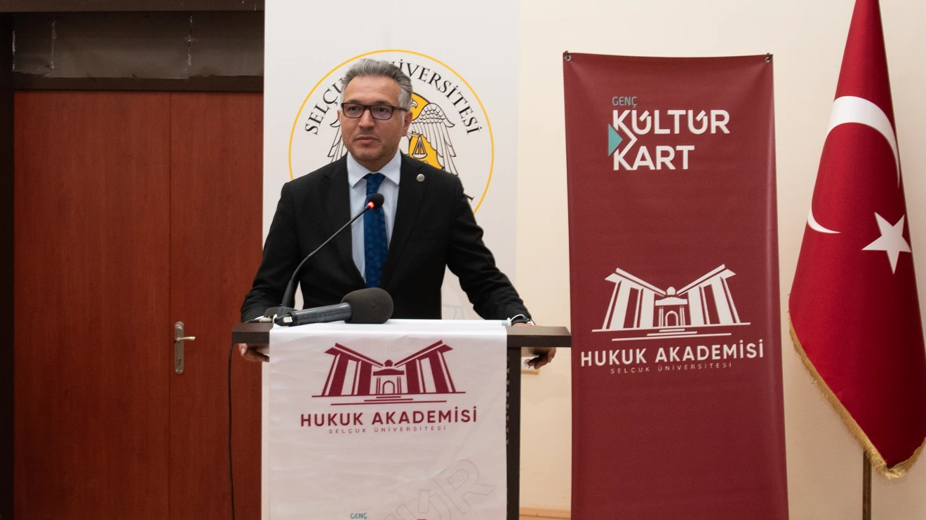 Türkiye’nin en genç Milletvekili Aydemir, SÜ’de öğrencilerle buluştu