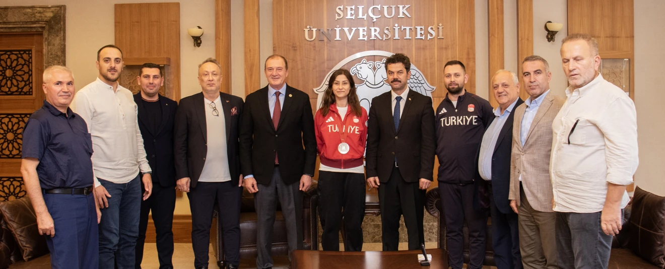 SÜ milli para tekvandocularından Rektör Yılmaz’a ziyaret