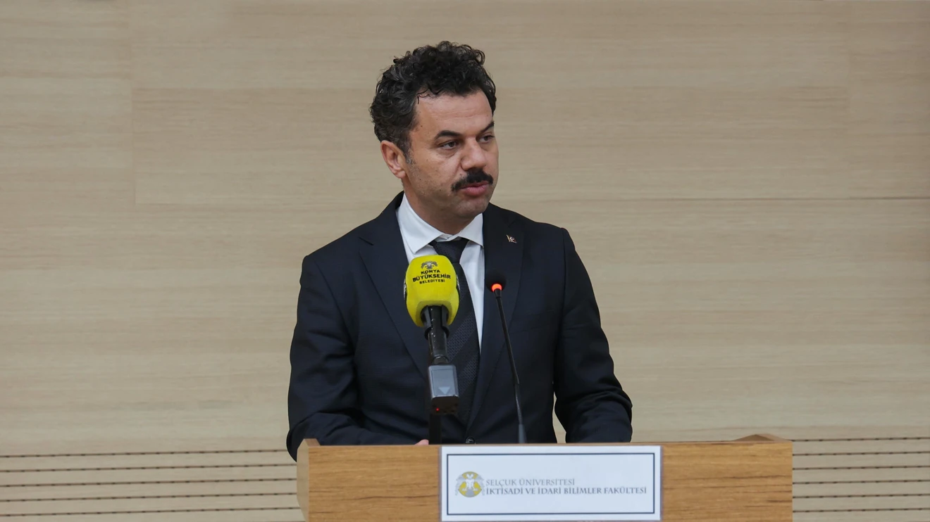 Başkan Altay, Selçuk Üniversitesinde öğrencilerle buluştu