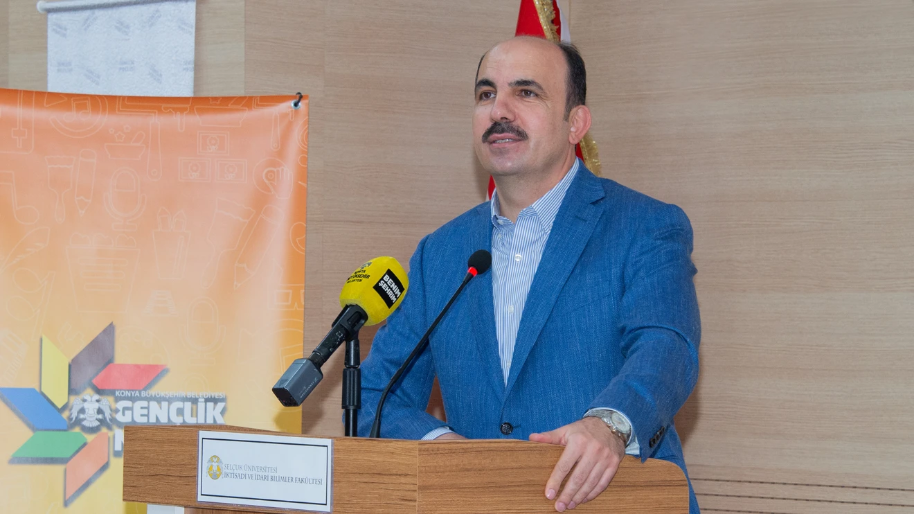 Başkan Altay, Selçuk Üniversitesinde öğrencilerle buluştu