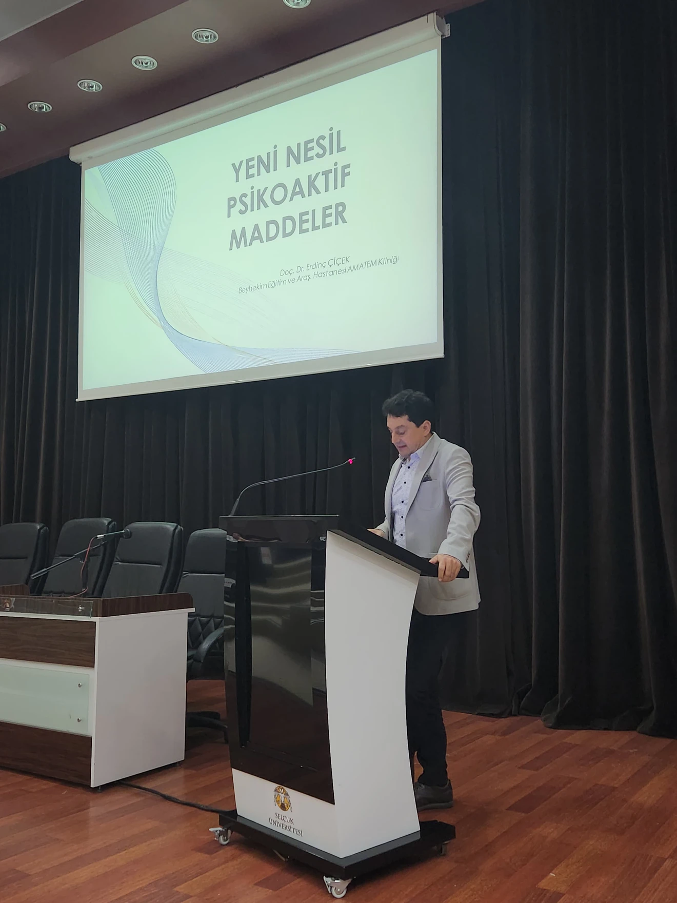 ECZACILIK ÖĞRENCİLERİ TOPLULUĞU