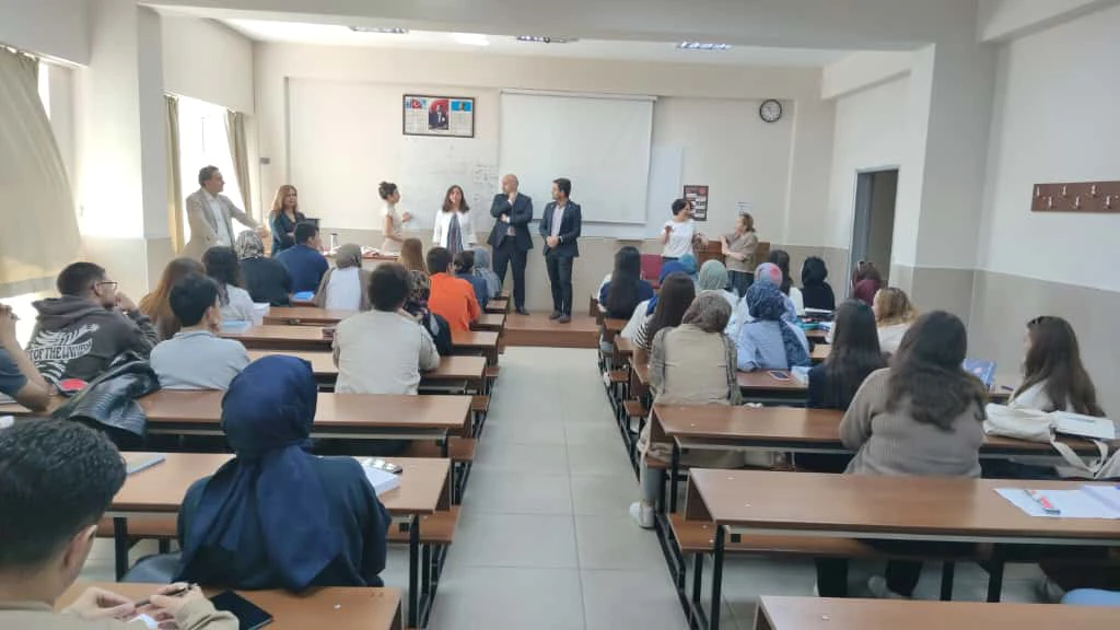 SAĞLIK YÖNETİMİ BÖLÜMÜ 2025-2026 1. SINIF ÖĞRENCİLERİ İLE ORYANTASYON VE TANIŞMA TOPLANTISI