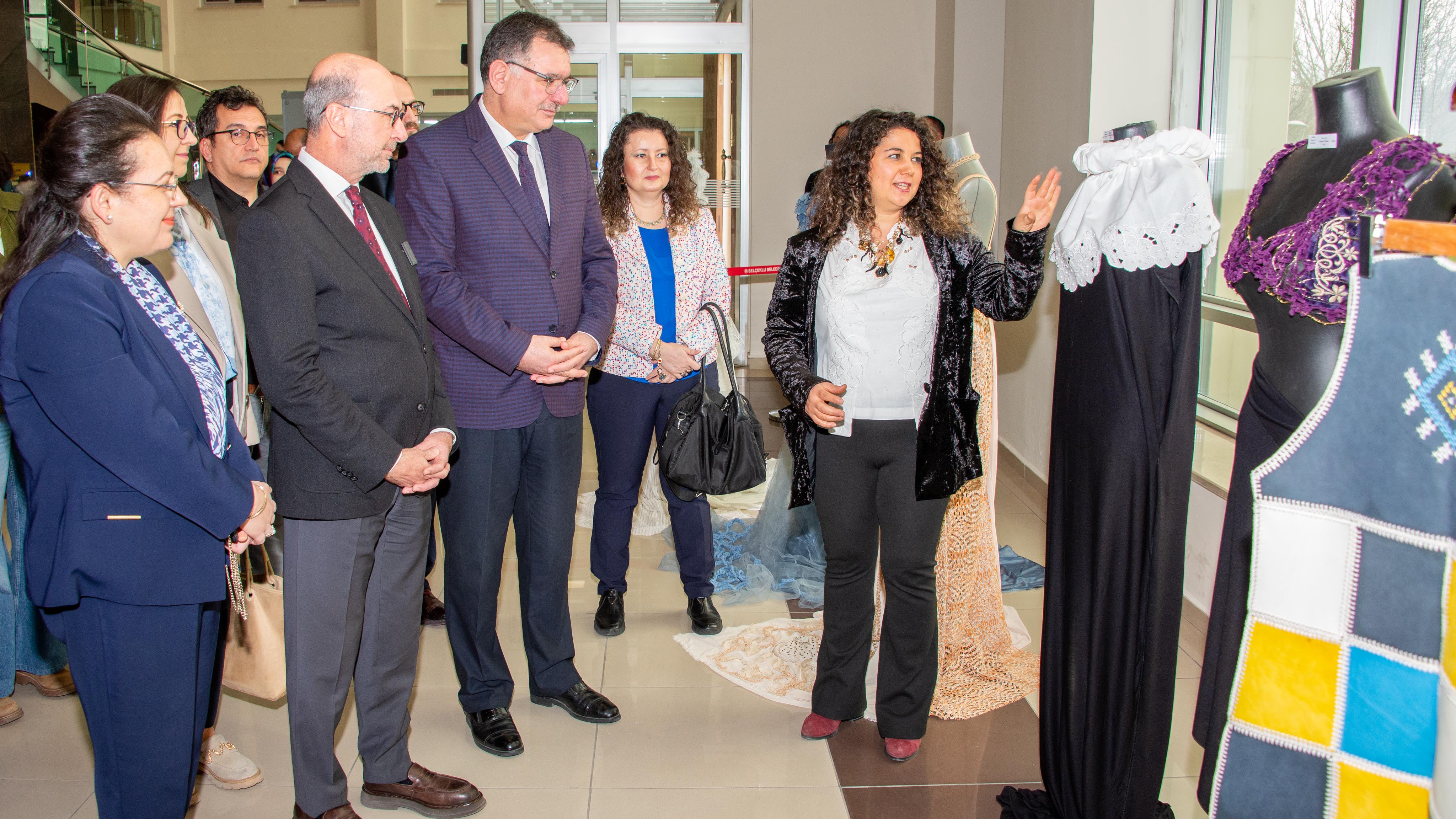 Atık malzemeler sanata dönüştü