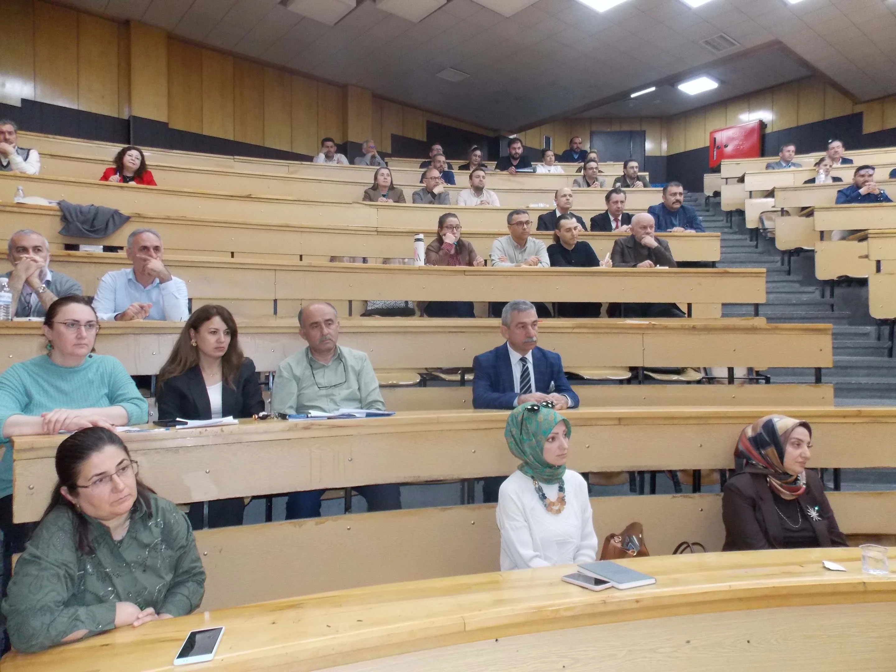 Edebiyat Fakültesi’nde Kalite Komisyonu Ziyareti Gerçekleştirildi (16.04.2026)