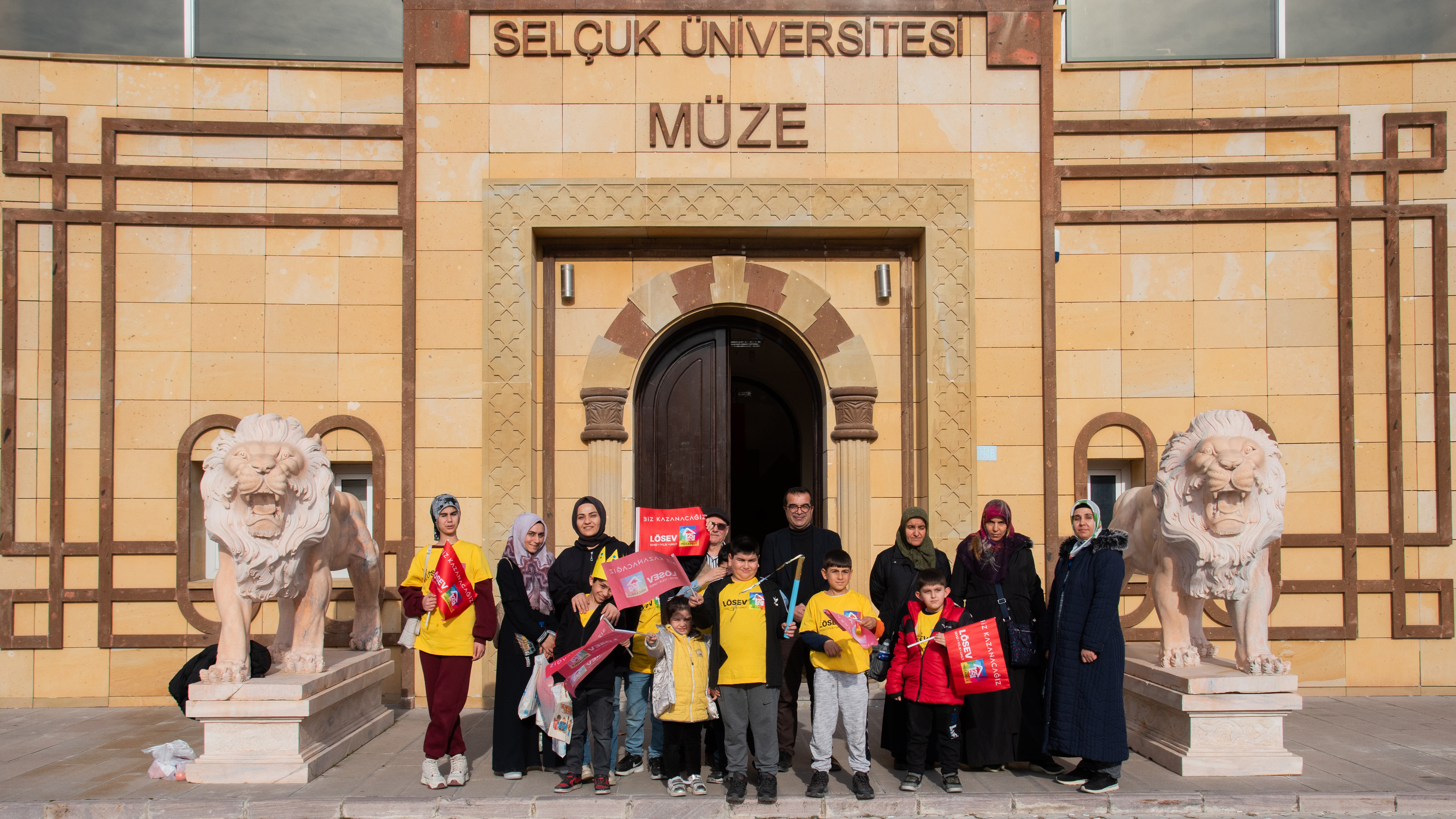 Lösemiyi yenen minik kahramanlar, Selçuk Üniversitesinde bilimsel yolculuğa çıktı