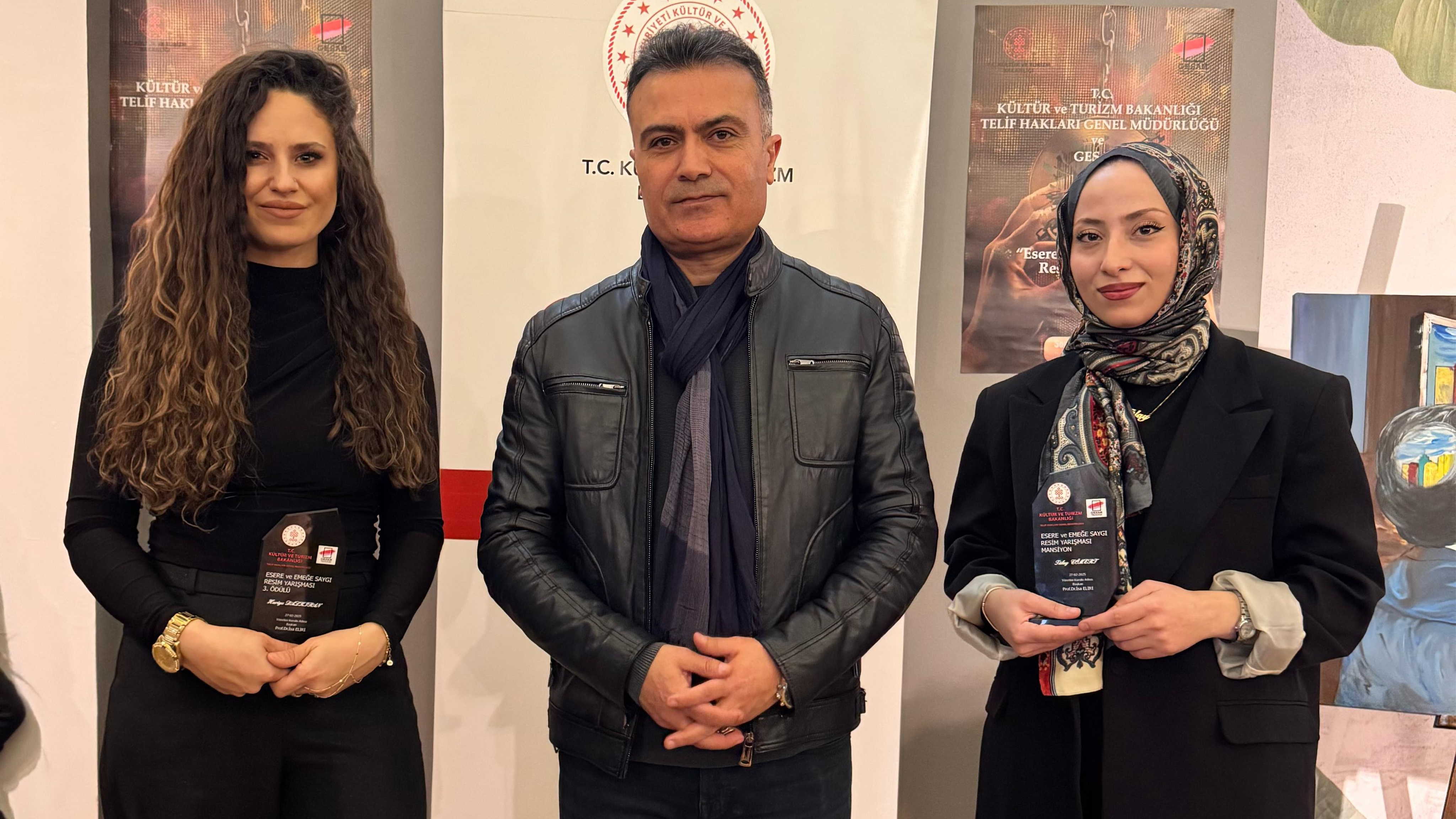 Selçuk Üniversitesi öğrencilerine resim yarışmasında iki ödül