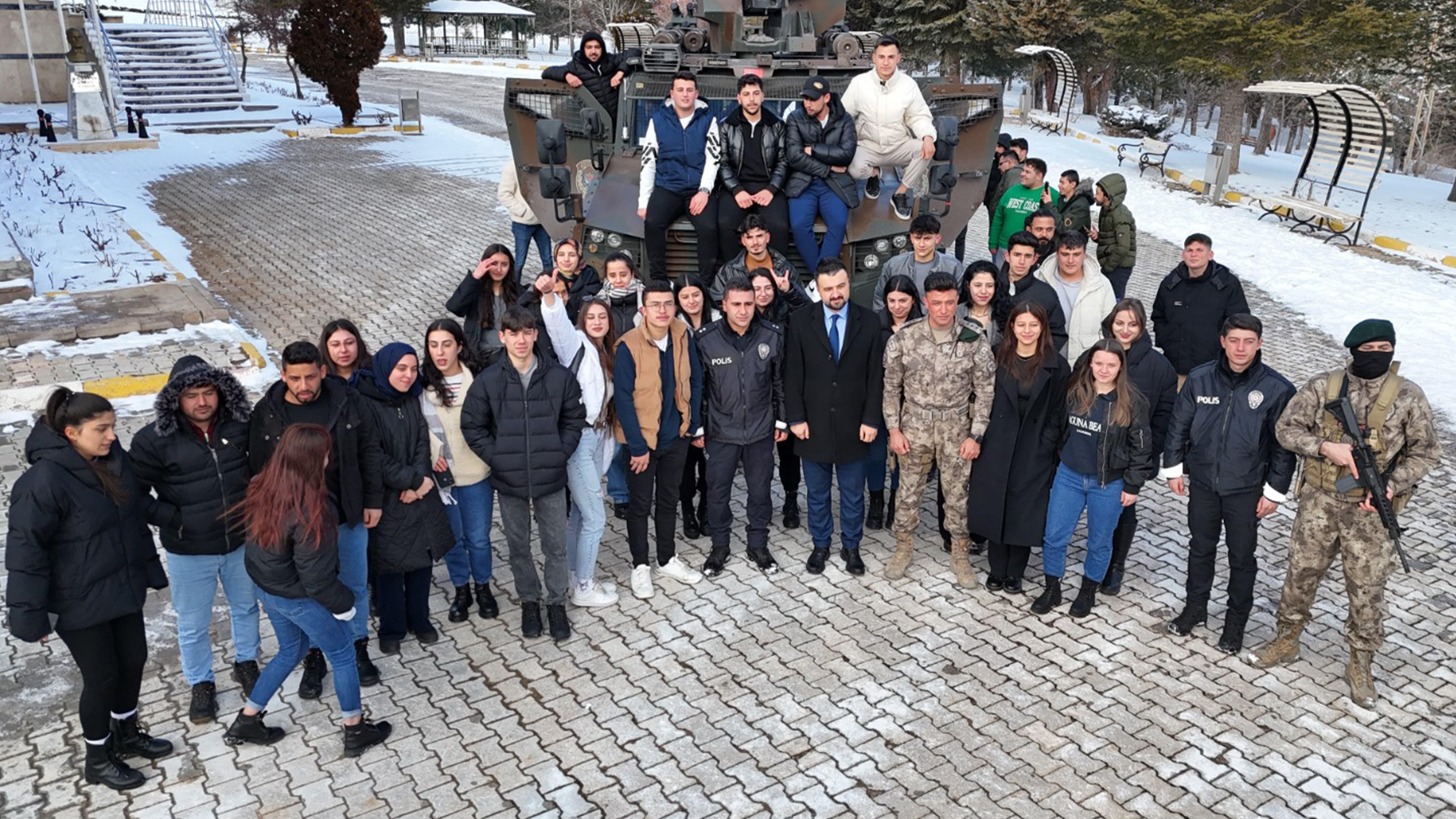 Özel harekat ekipleri Hadim MYO’da öğrencilerle buluştu