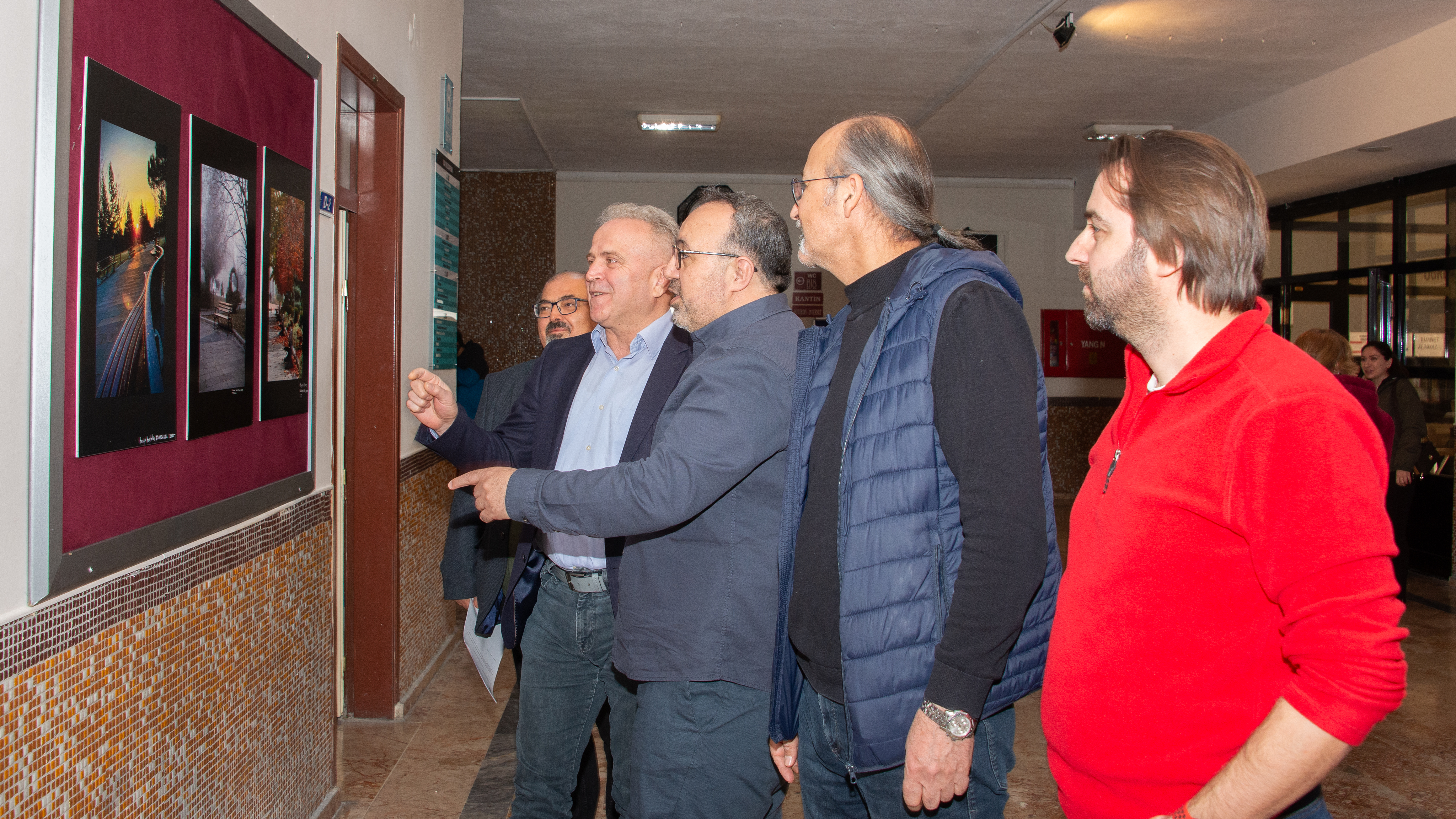 “Kampüste Yaşam” temalı fotoğraf sergisi açıldı