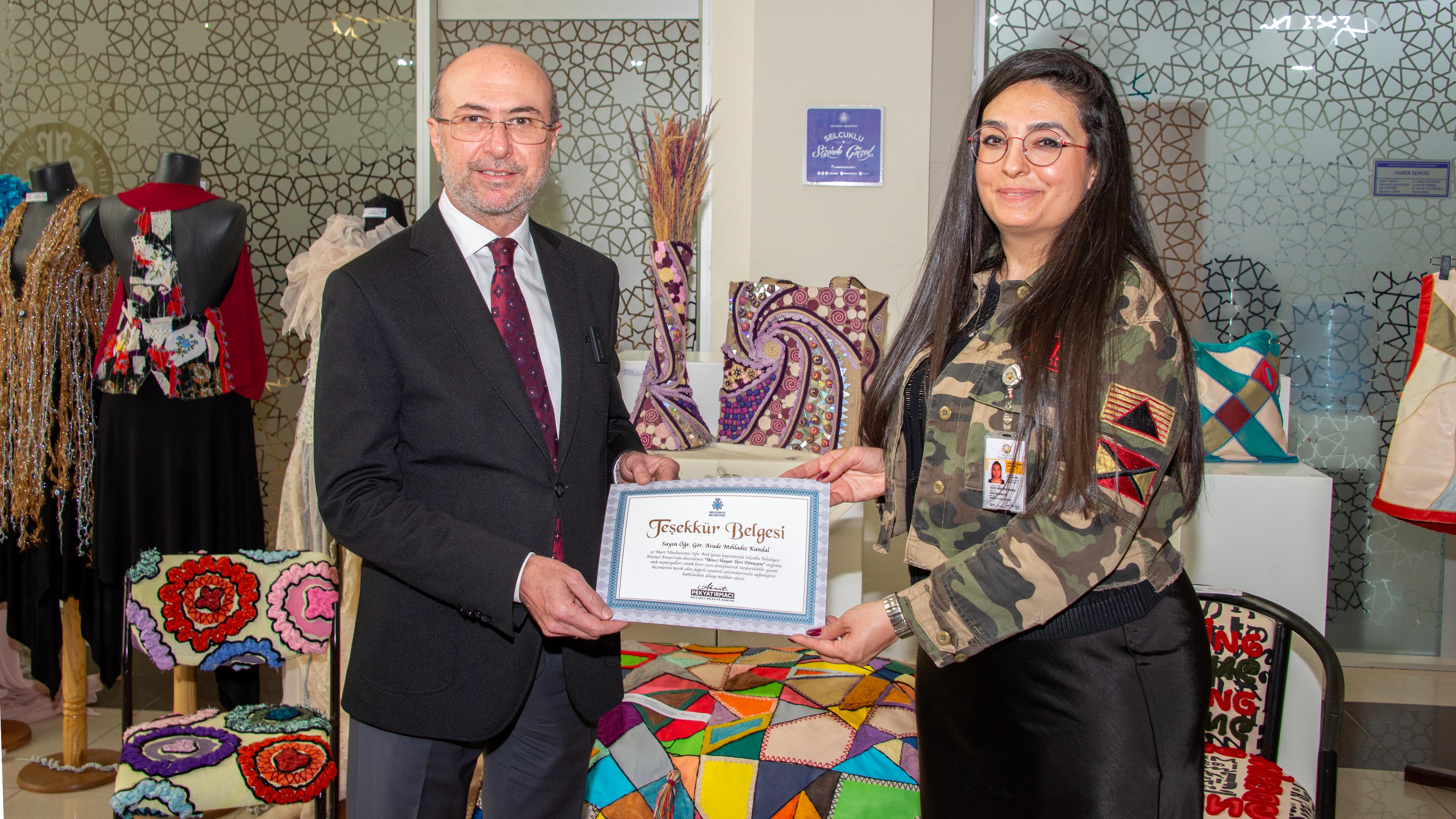 Atık malzemeler sanata dönüştü