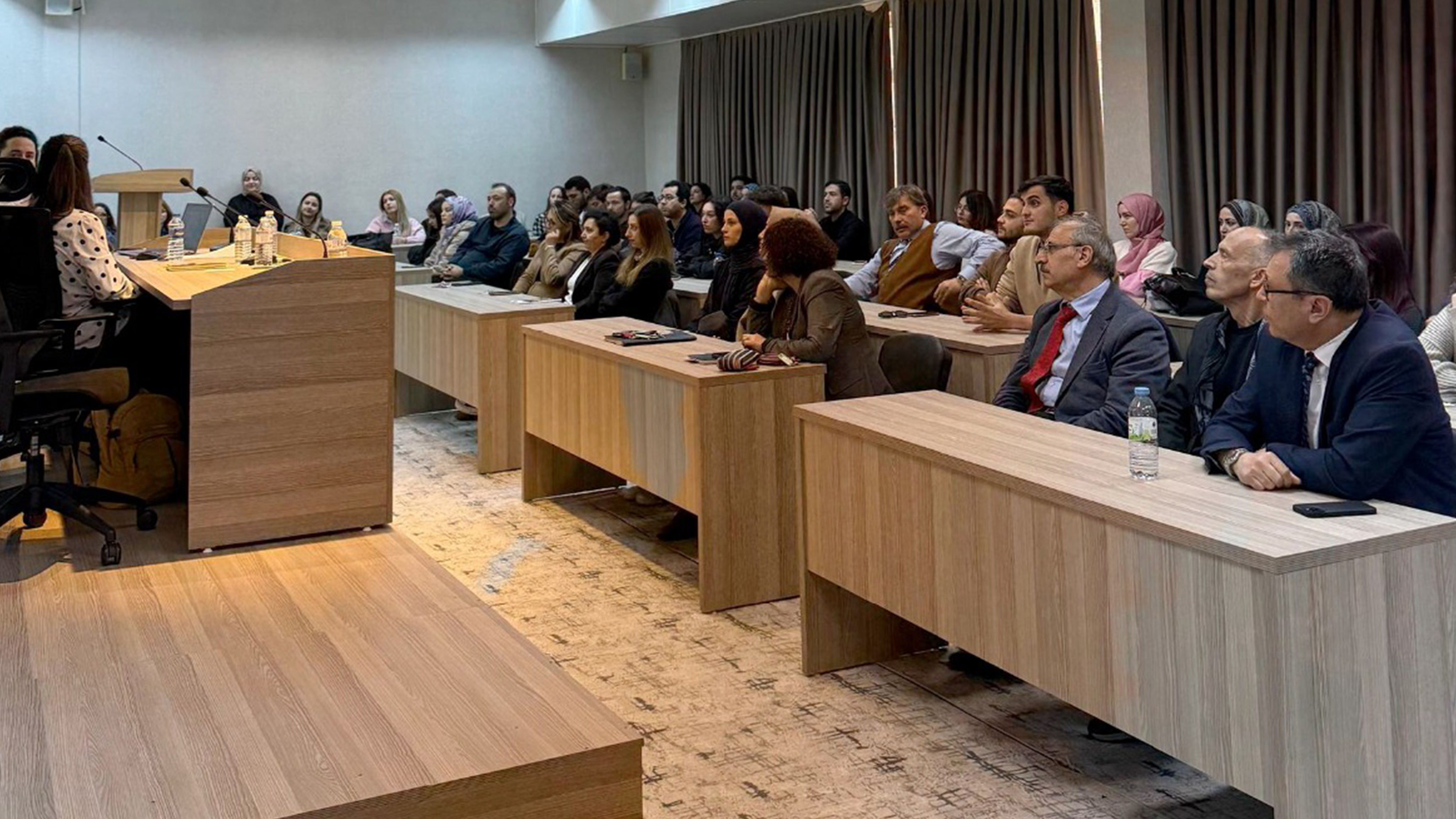 Avusturyalı Yazar Theodora Bauer Selçuk Üniversitesinde