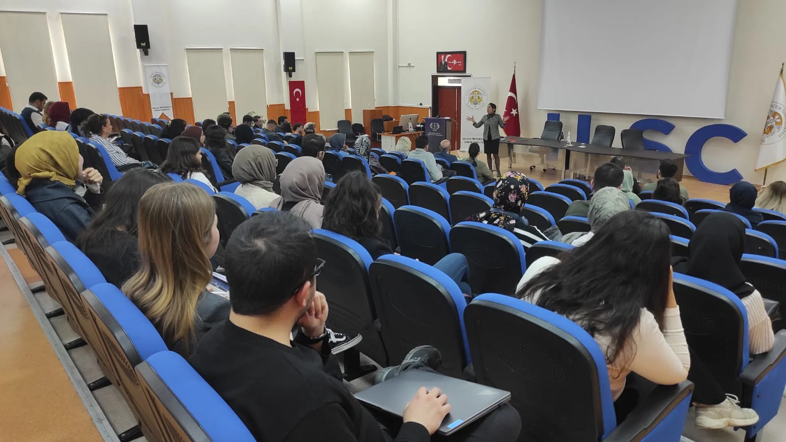 Fakültemizde “Anayasa Candır” Söyleşisi İlgi Gördü