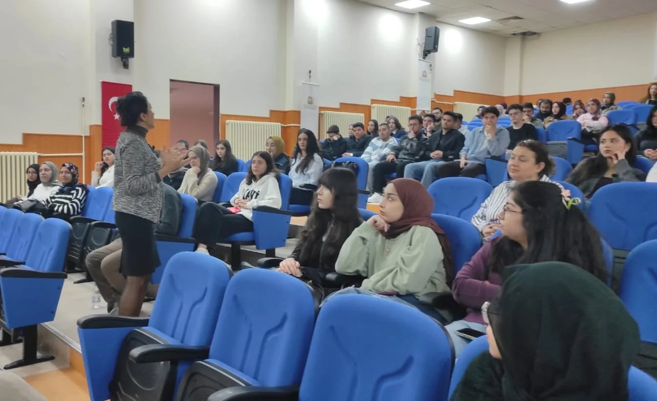Fakültemizde “Anayasa Candır” Söyleşisi İlgi Gördü