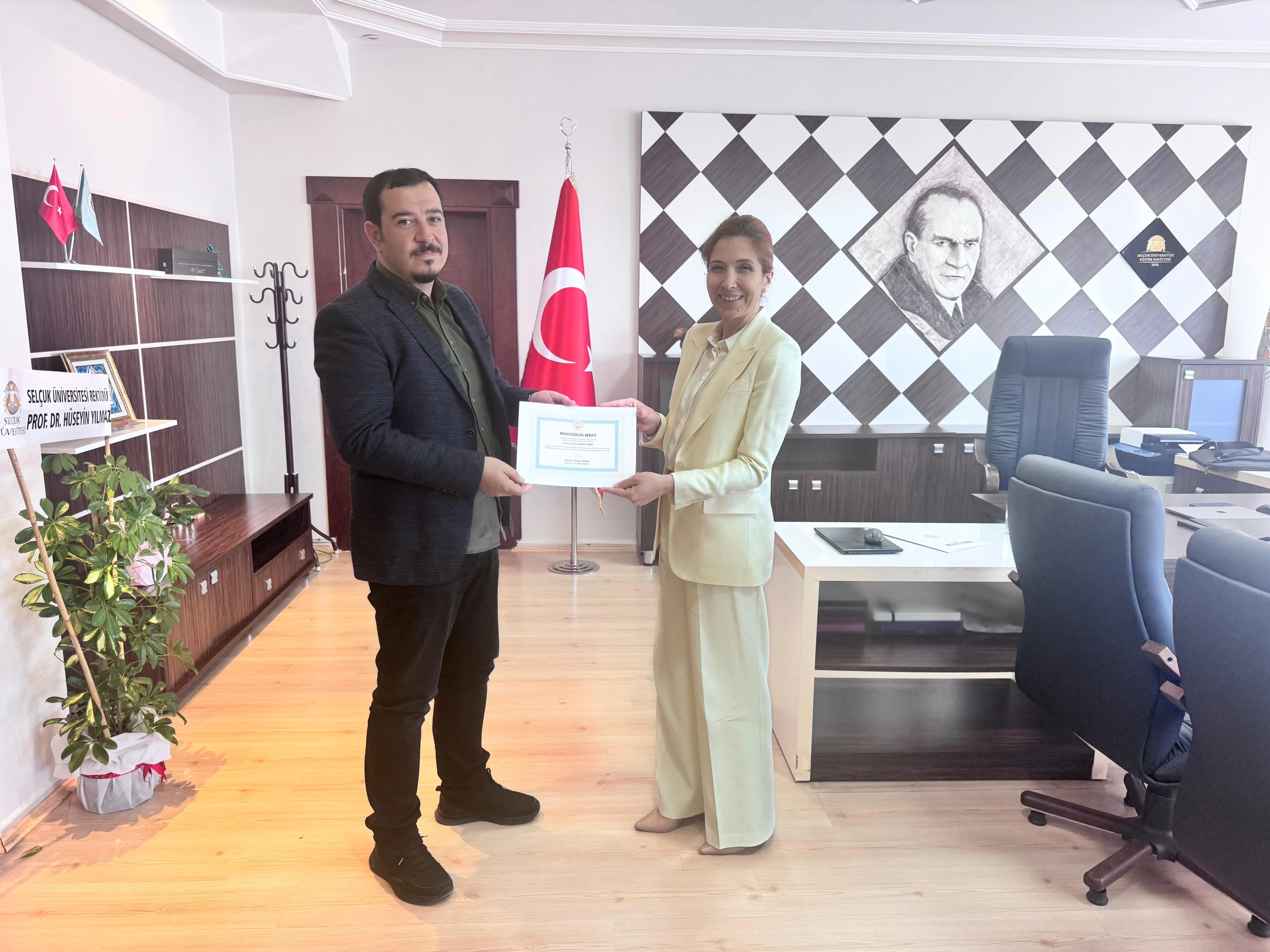 Fakültemiz Öğretim Üyesi Hatice Deveci Şirin, Profesörlük Beratını Aldı