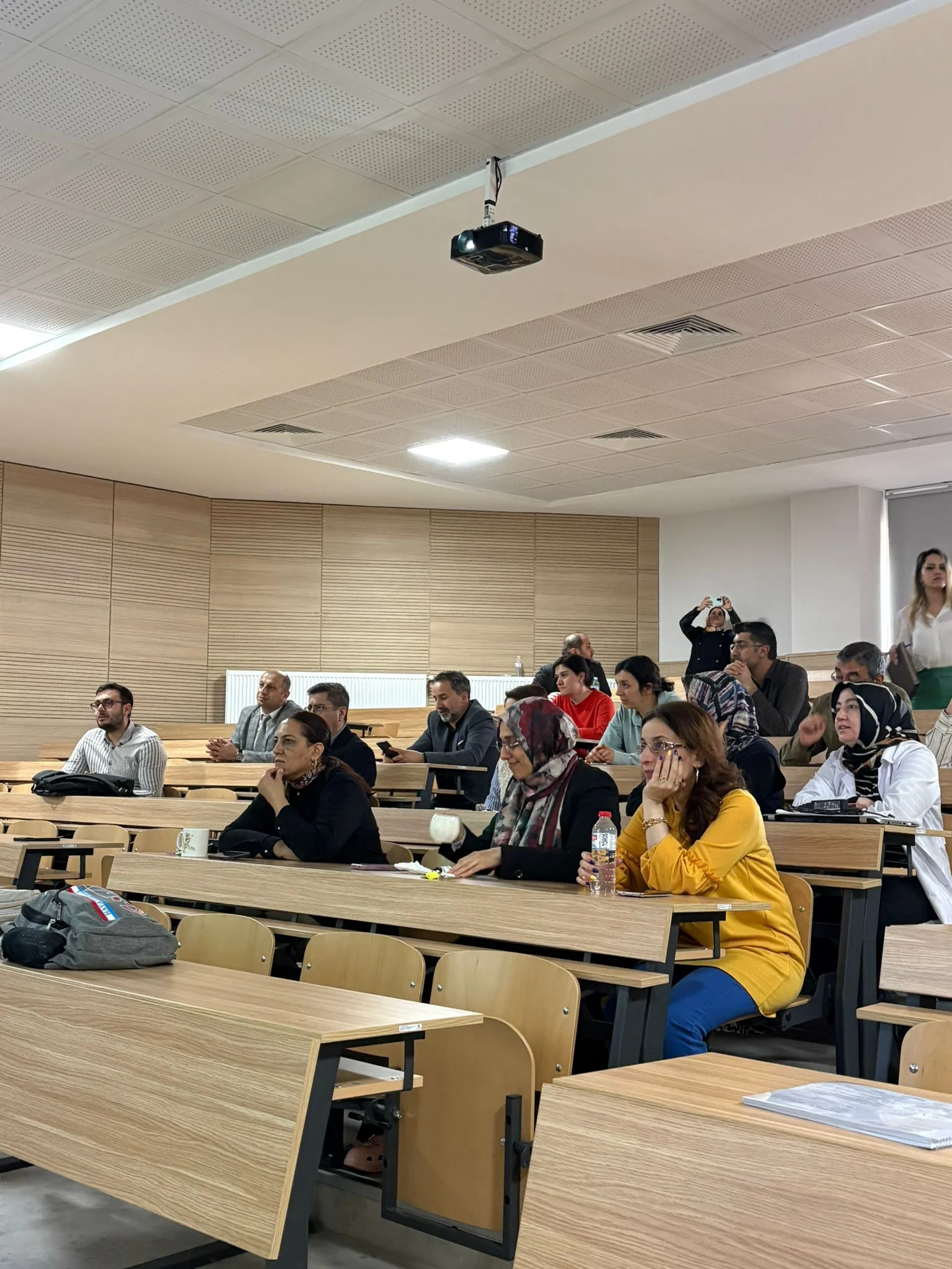 Eczacılık Fakültesi Akademik-İdari Personellerine Yönelik Seminer Gerçekleştirildi