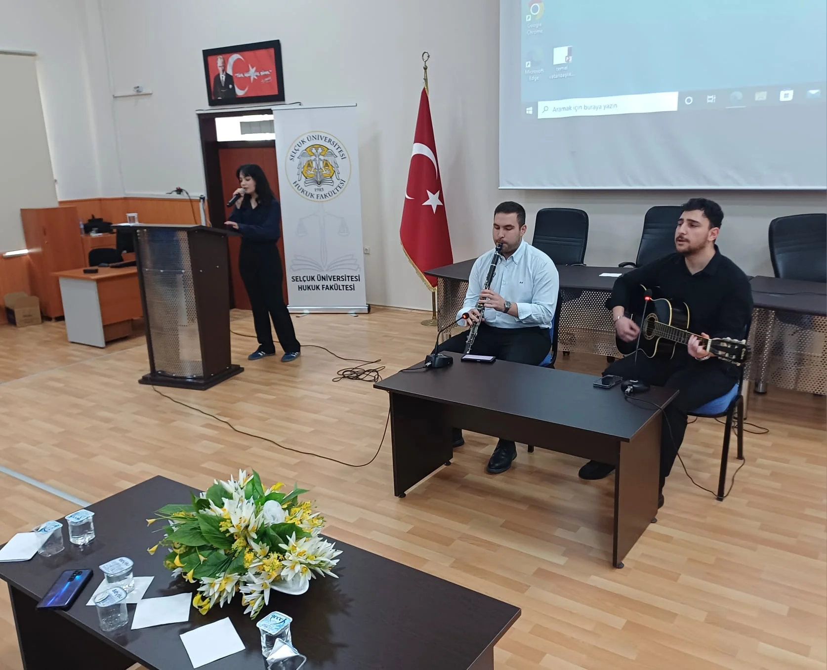 Lise Öğrencilerine Önce Eğitim Sonra Konser