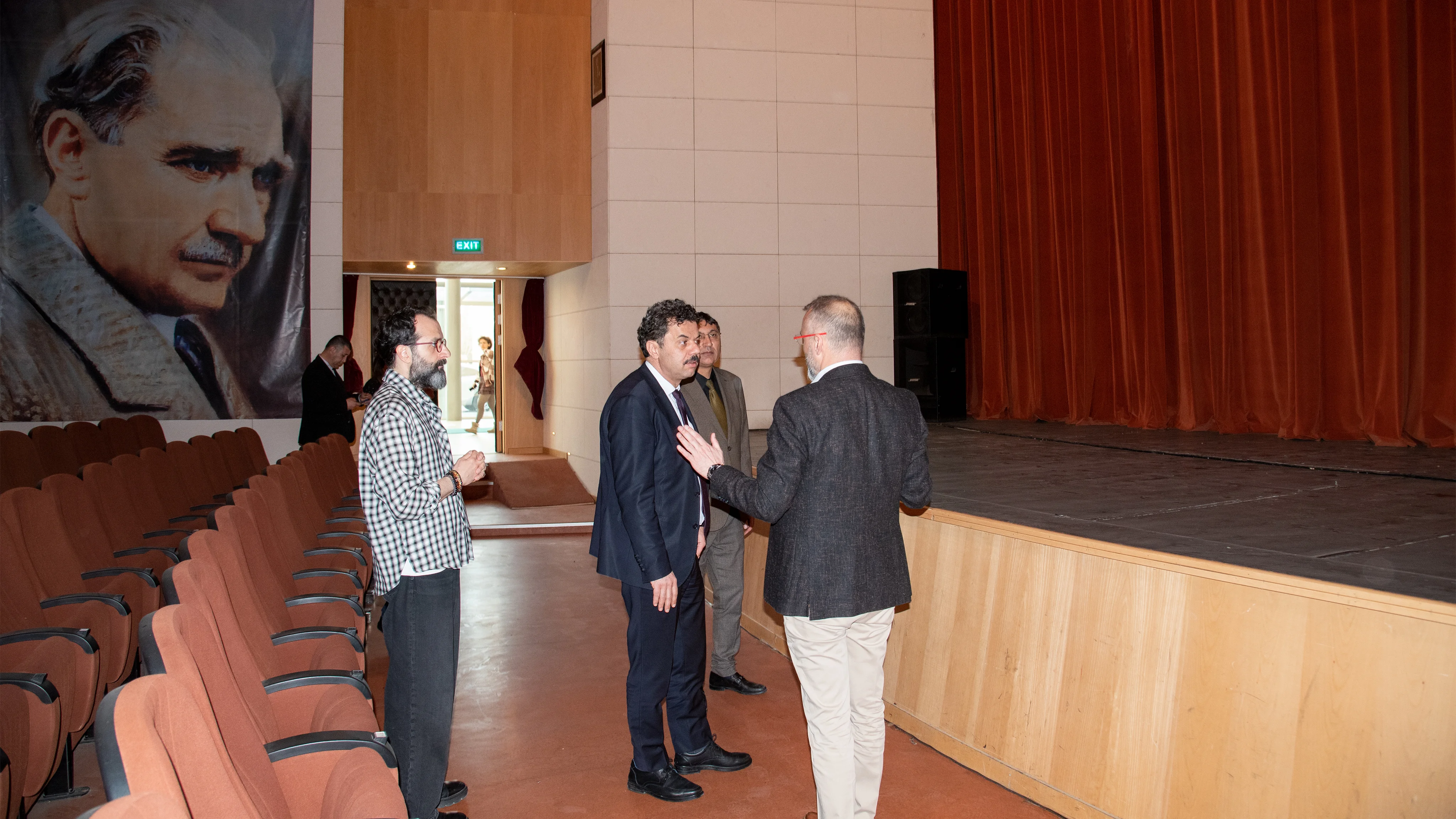 Rektör Yılmaz, İİBF ve Dilek Sabancı Devlet Konservatuvarını ziyaret etti