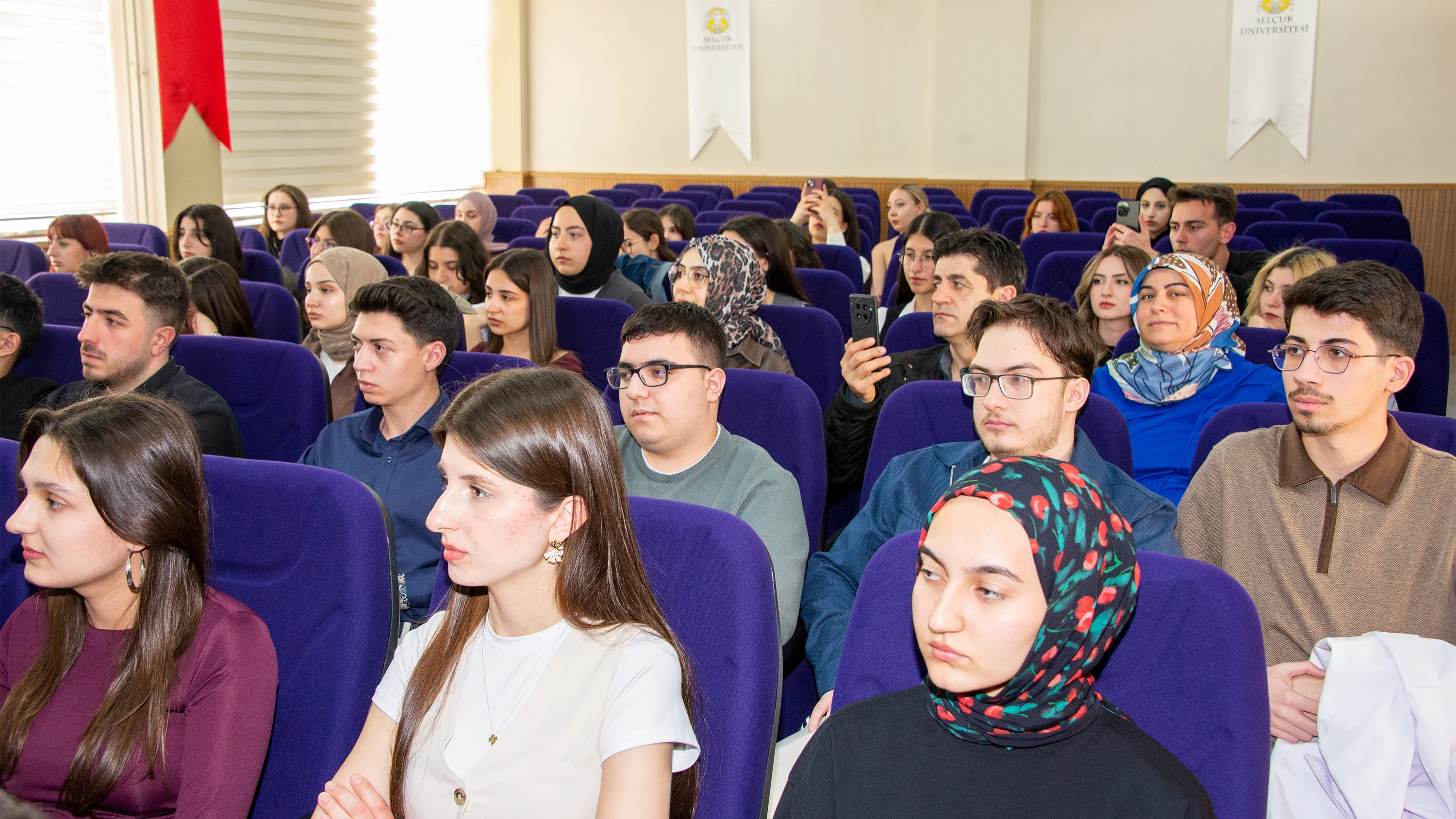 Fen Fakültesi öğrencileri beyaz önlük giydi
