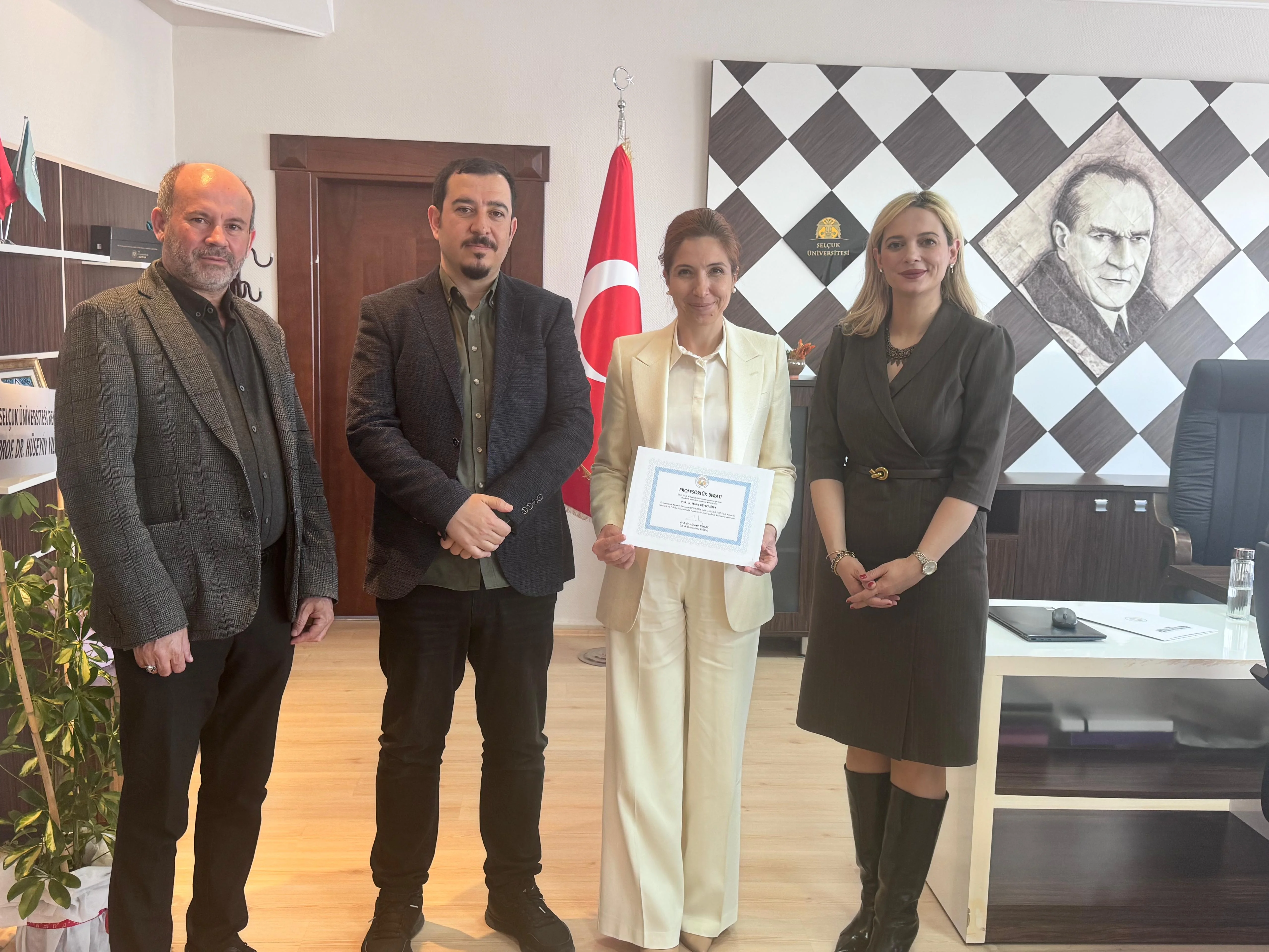Fakültemiz Öğretim Üyesi Hatice Deveci Şirin, Profesörlük Beratını Aldı