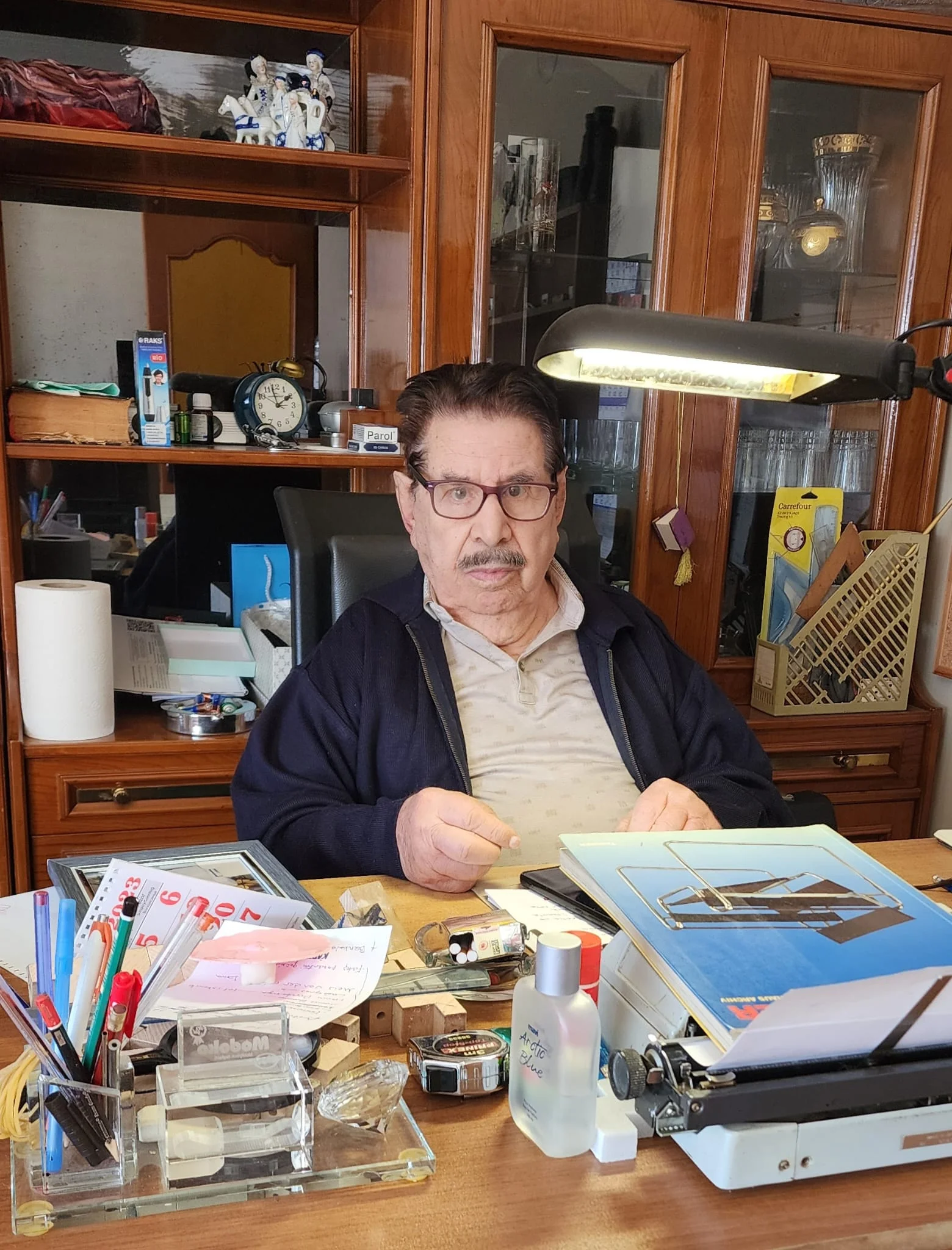 Modern mobilyanın ülkemizdeki ilk üreticilerinden Mustafa Plevne’yi ağırladık.