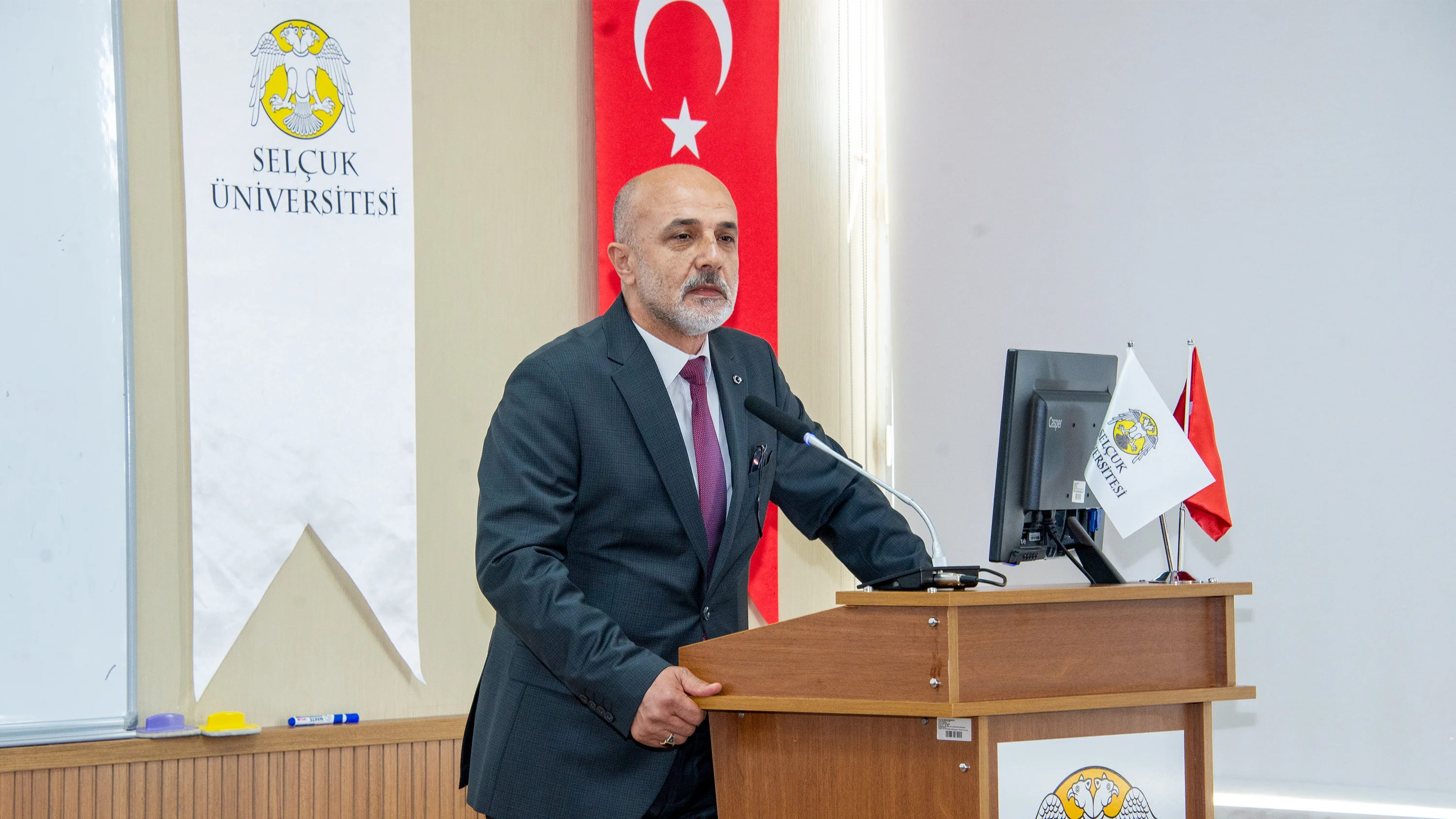 Fen Fakültesi öğrencileri beyaz önlük giydi