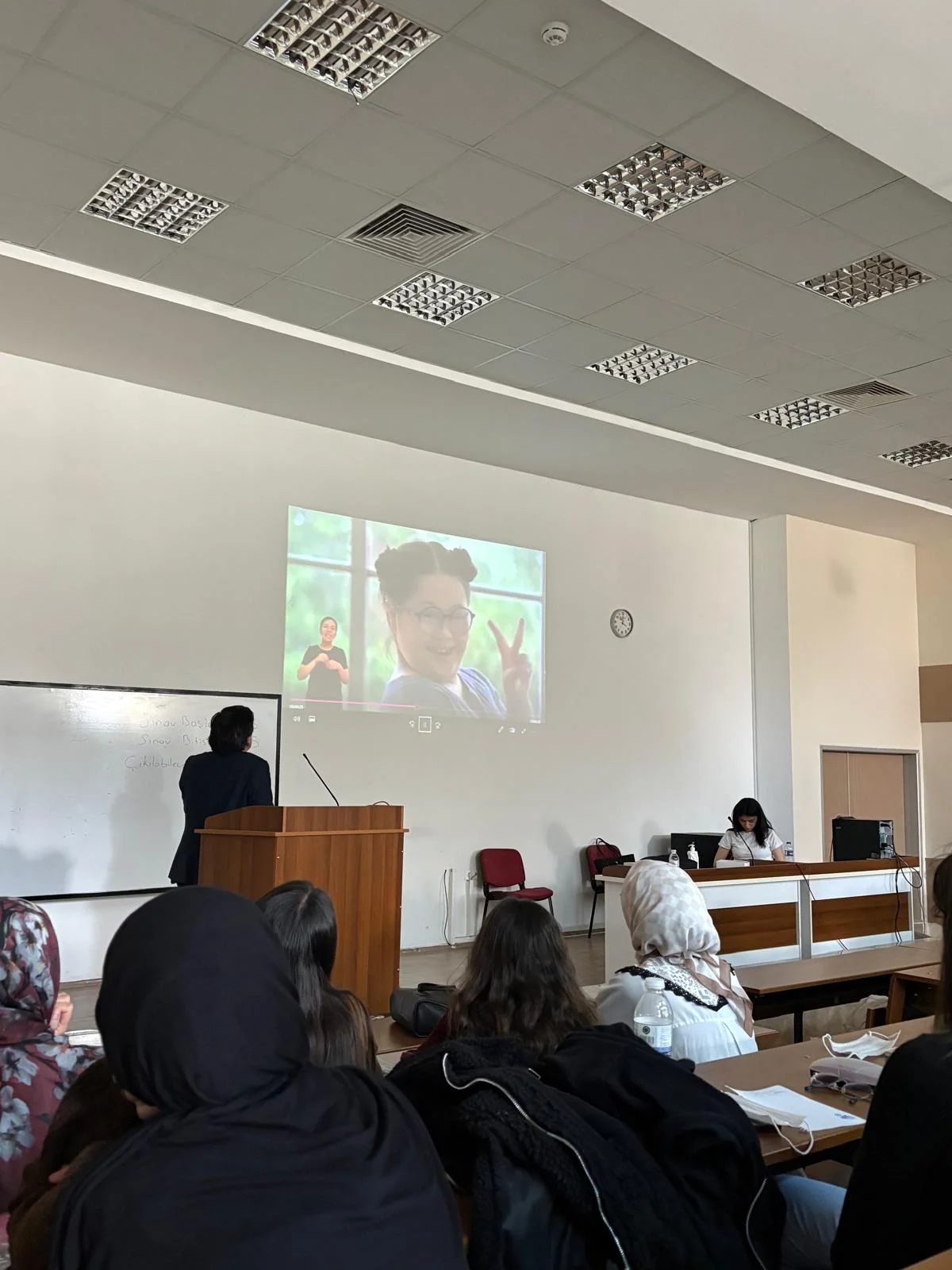 Hemşirelik Fakültesi Öğrencilerine Yönelik Seminer Büyük Bir Katılım ile Gerçekleşti