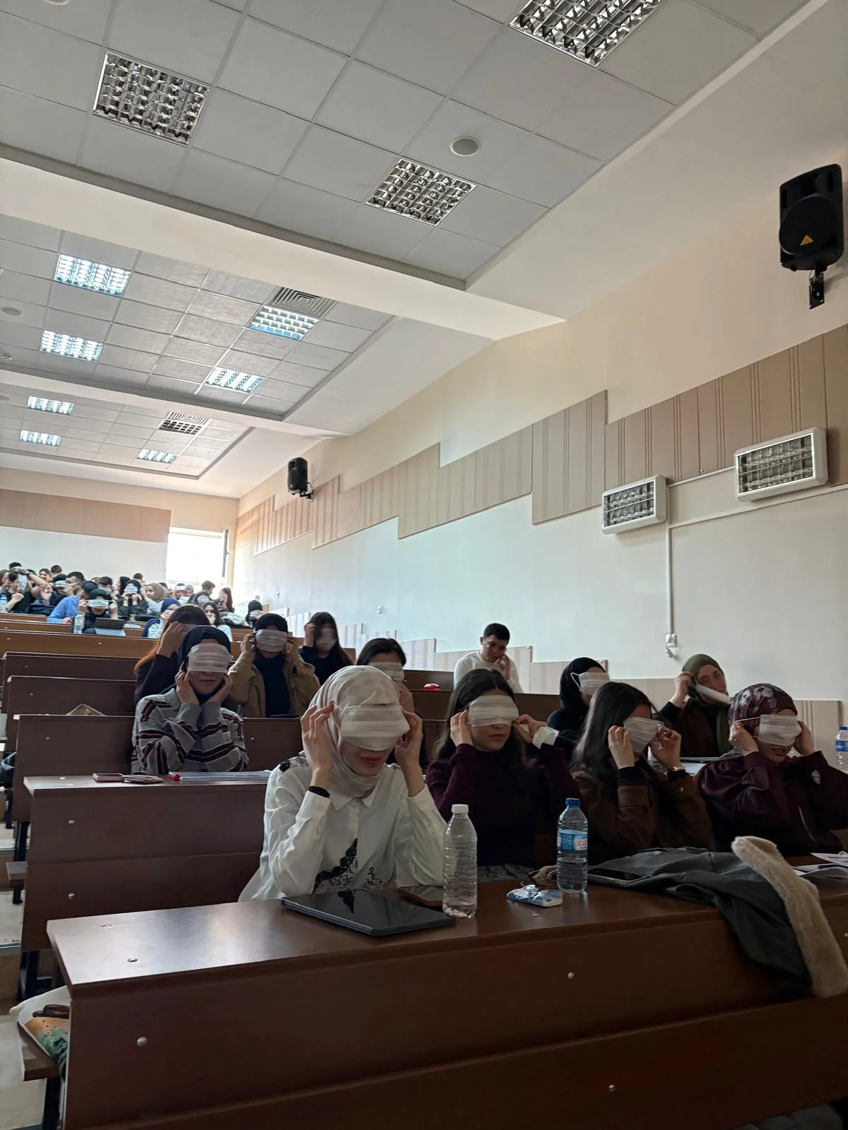 Hemşirelik Fakültesi Öğrencilerine Yönelik Seminer Büyük Bir Katılım ile Gerçekleşti