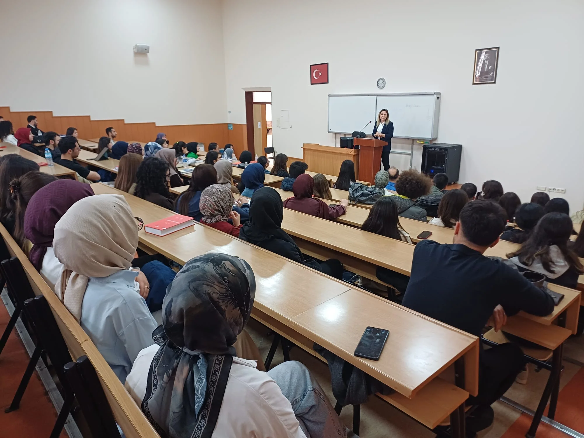 Lise Öğrencilerine Önce Eğitim Sonra Konser