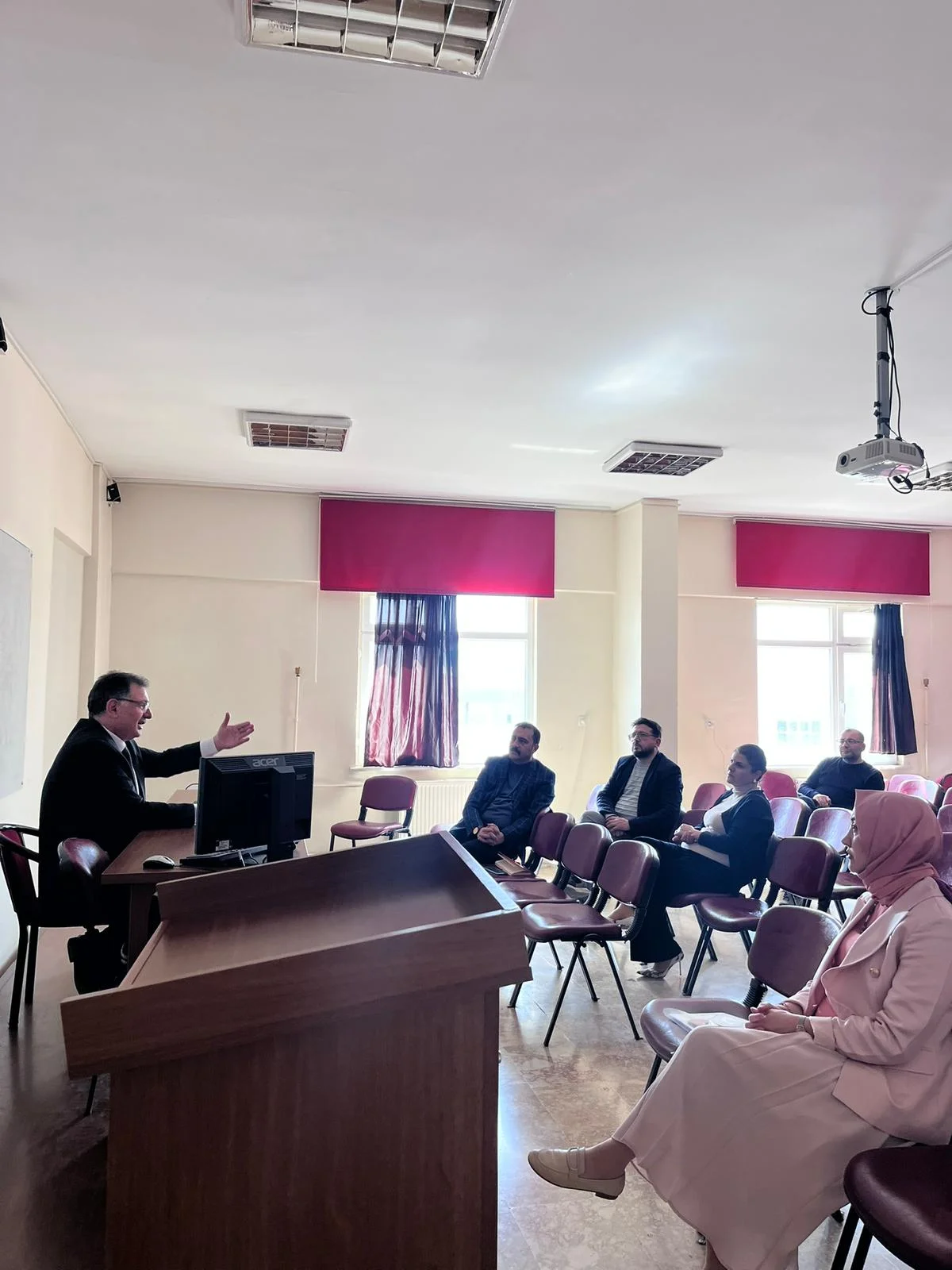 Ulusal ve Uluslararası Projeler Bilgilendirme Toplantısı