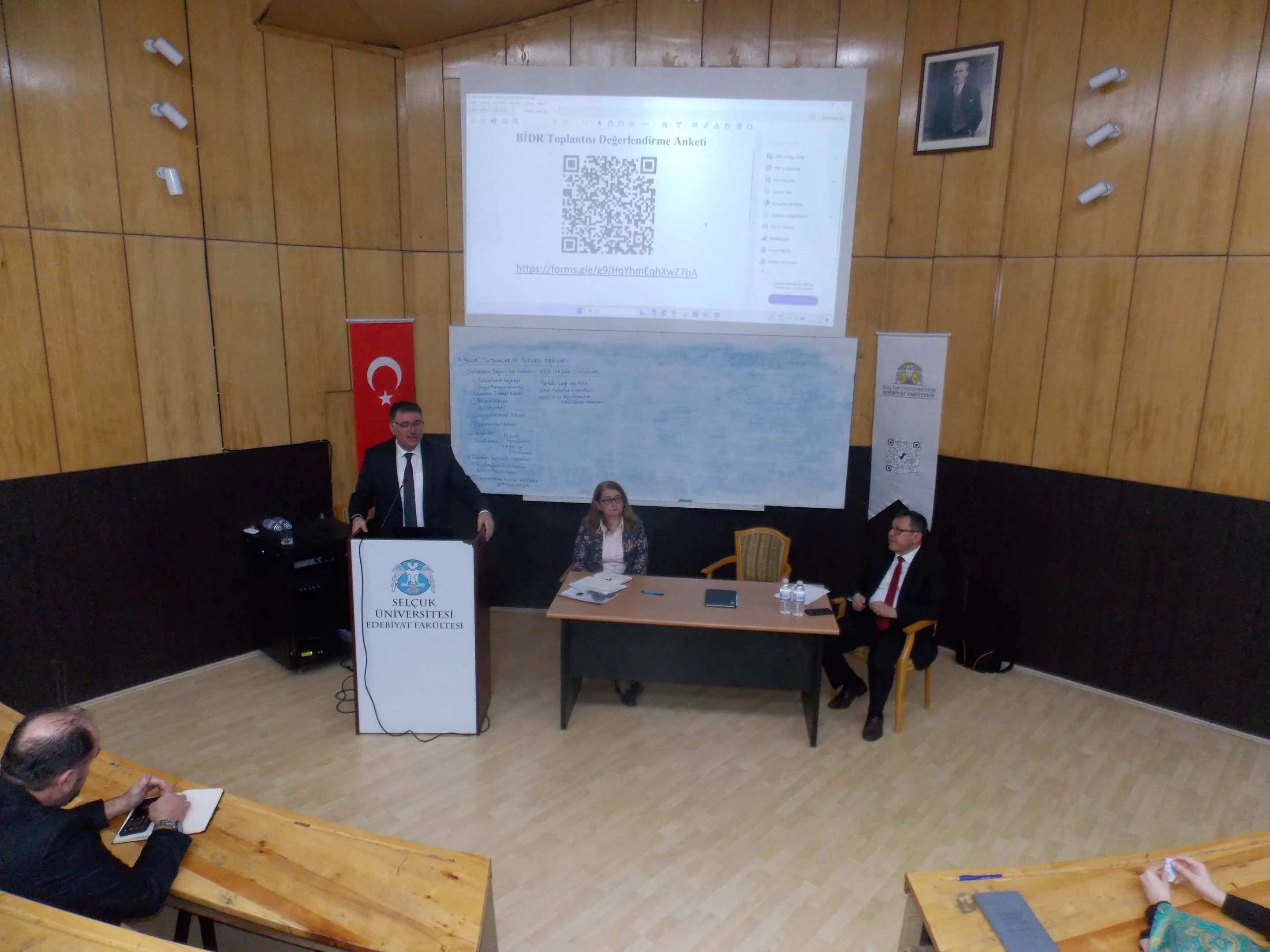 Edebiyat Fakültesi’nde Kalite Komisyonu Ziyareti Gerçekleştirildi (16.04.2026)