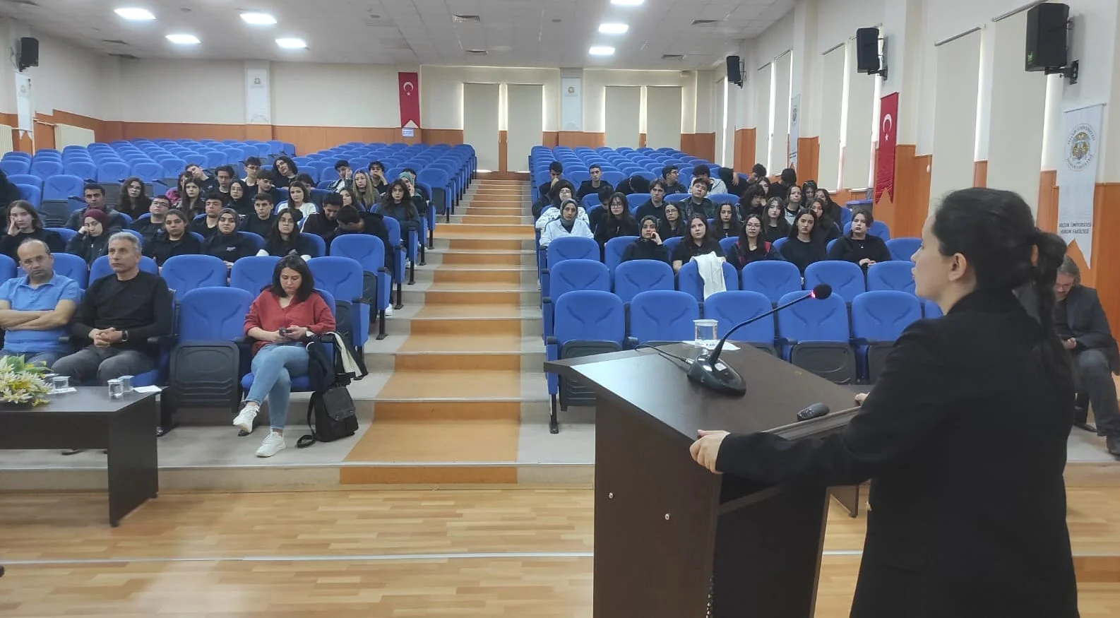 Lise Öğrencilerine Önce Eğitim Sonra Konser